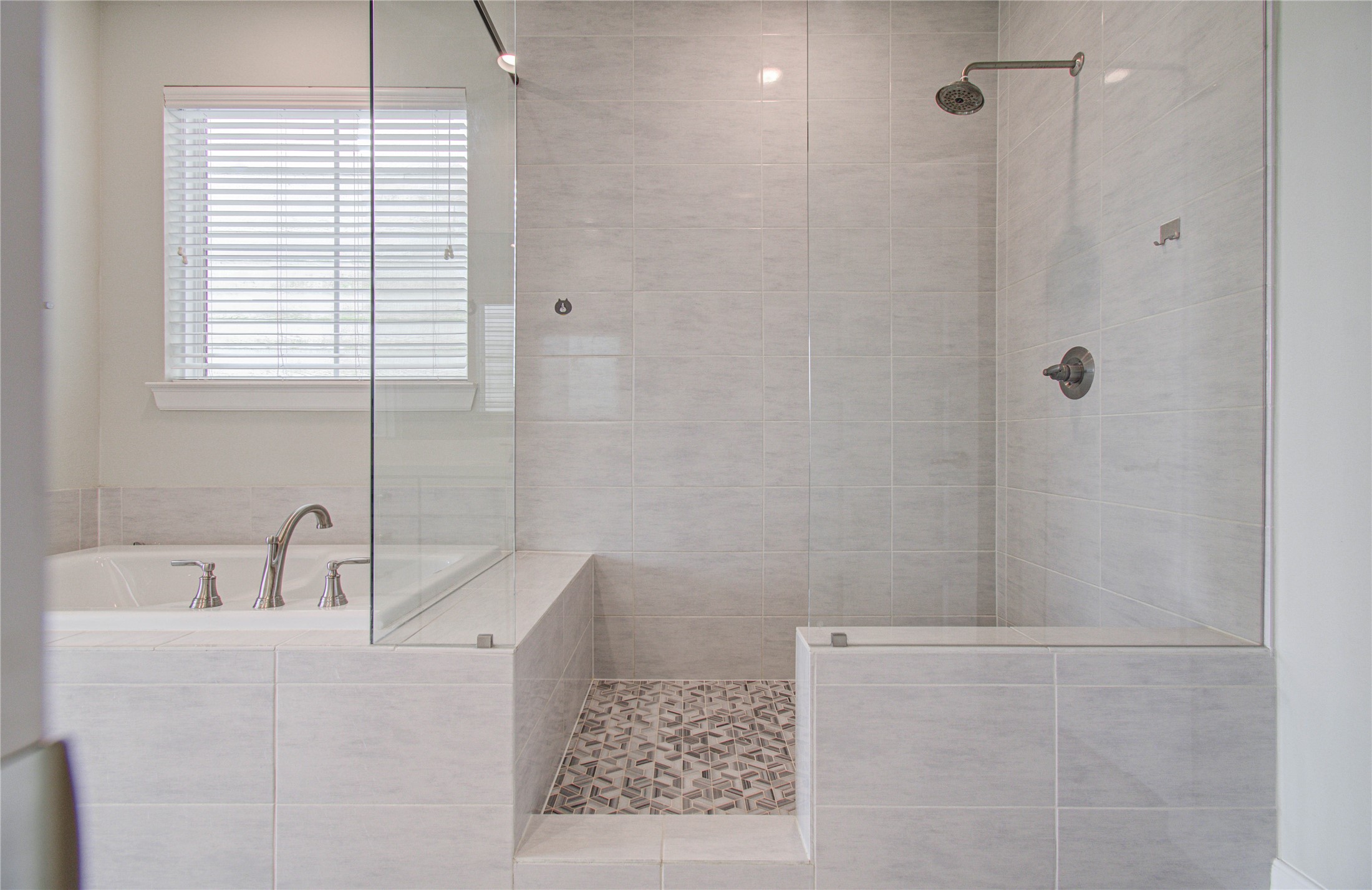 2818 Grand Fountains Drive B Property Photo 23