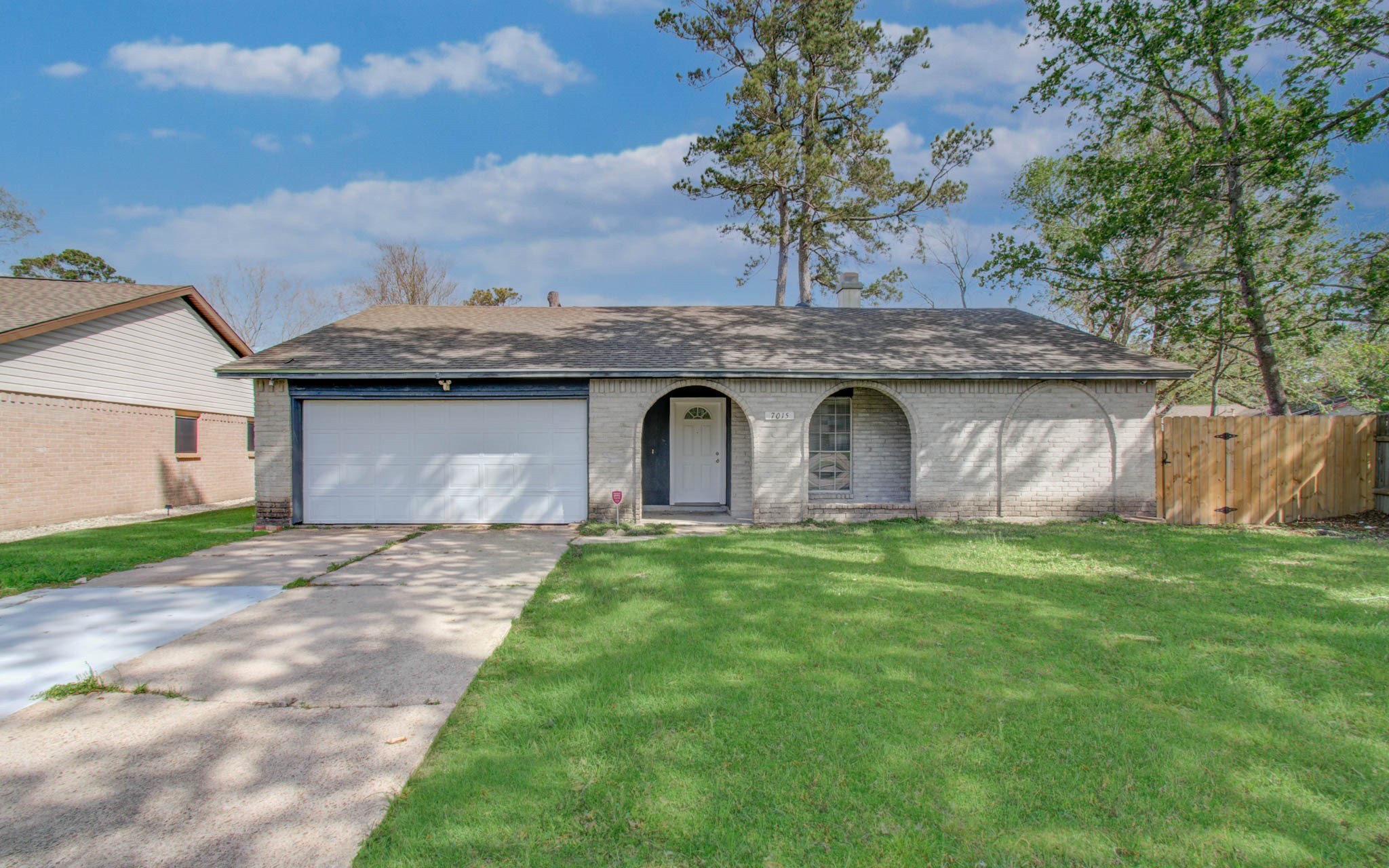 7015 Maple Fox Drive Property Photo 1