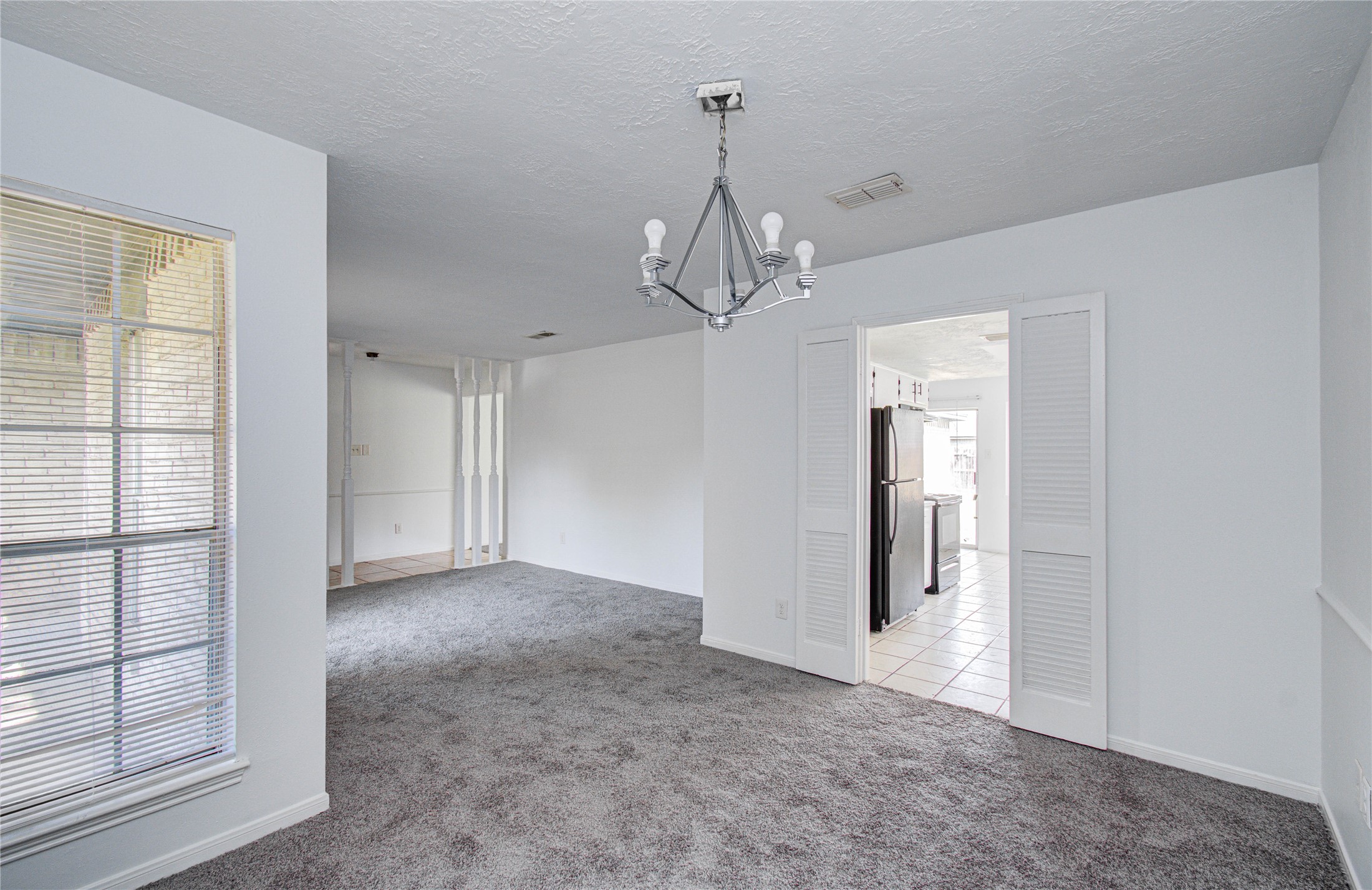 7015 Maple Fox Drive Property Photo 4