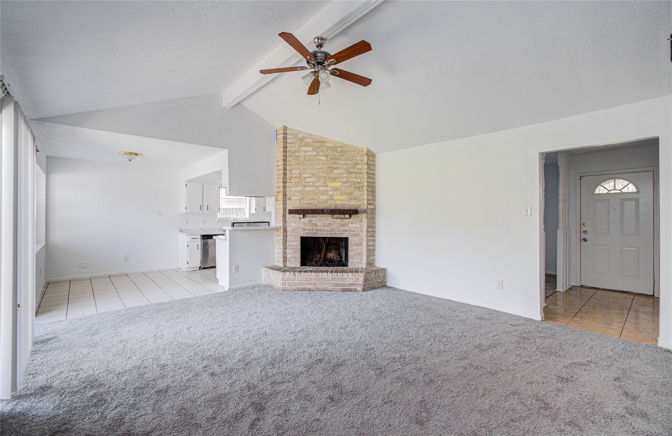7015 Maple Fox Drive Property Photo 7