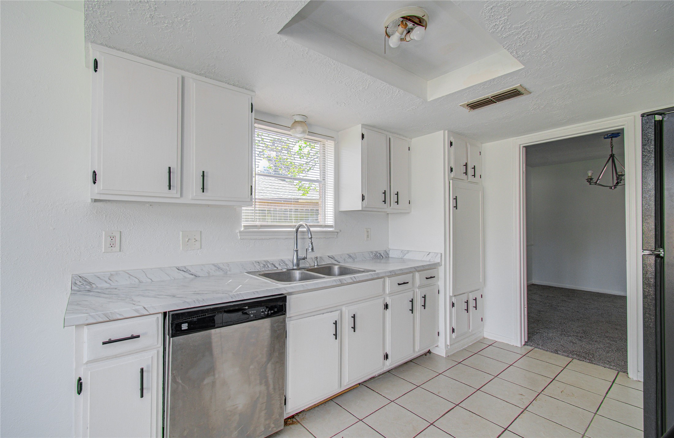 7015 Maple Fox Drive Property Photo 10