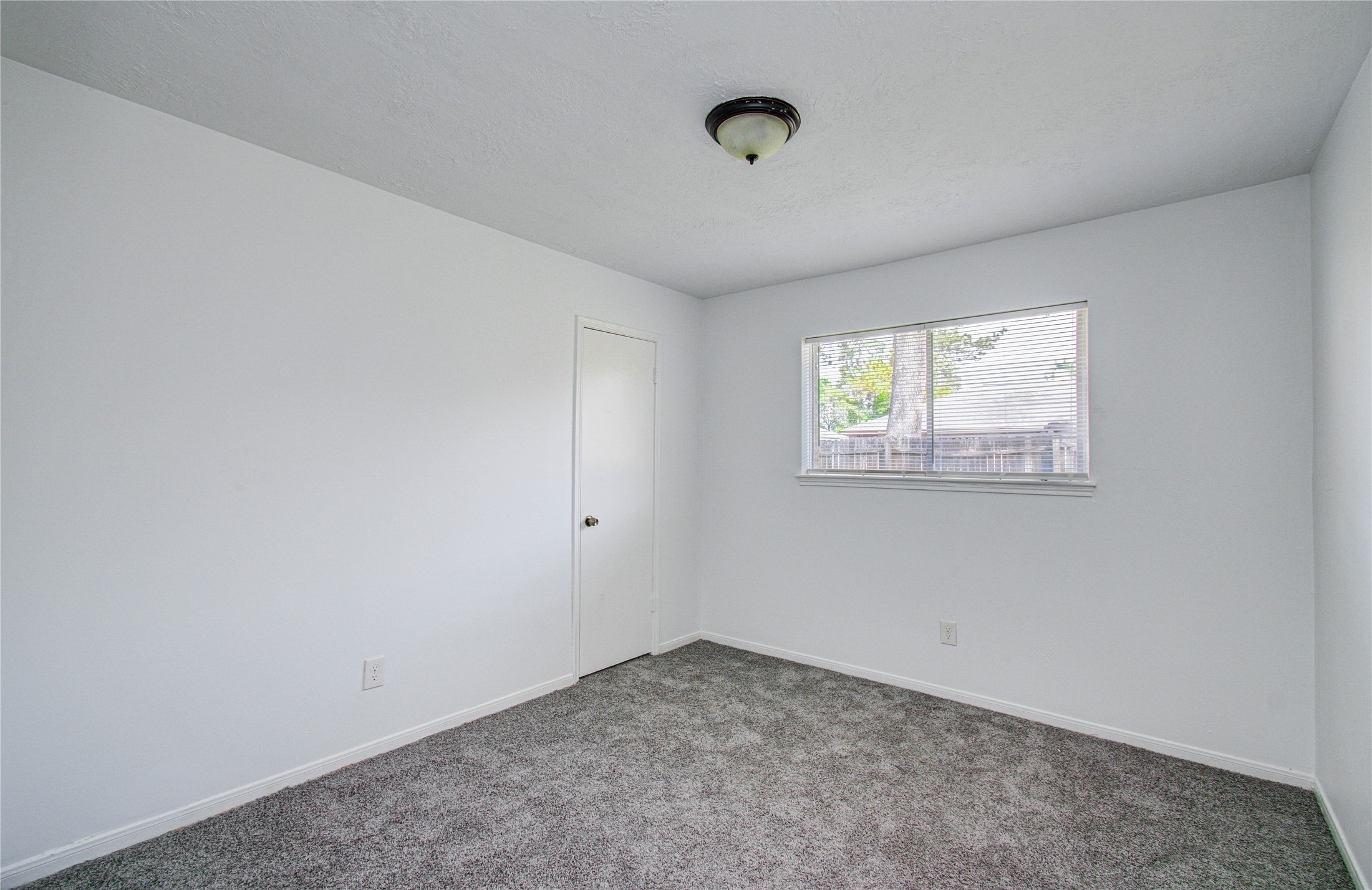 7015 Maple Fox Drive Property Photo 12