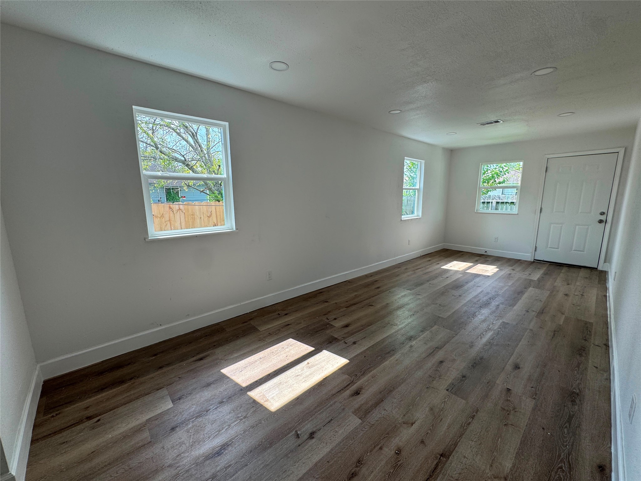 3910 Campbell Street Property Photo 7