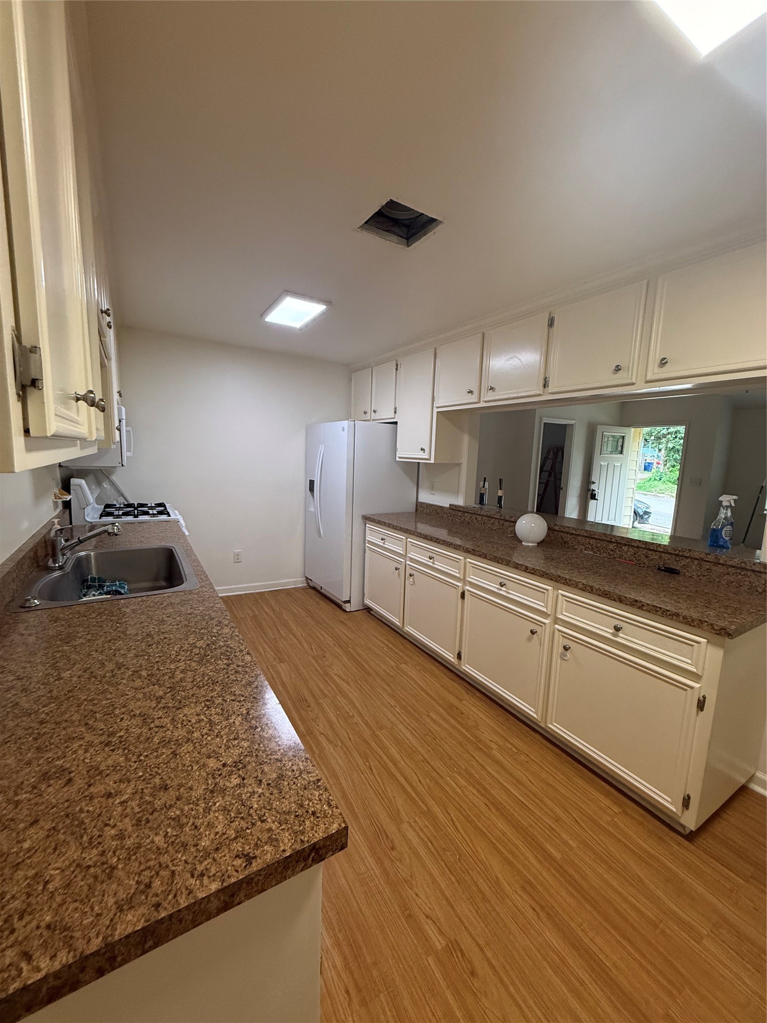 1315 Sycamore Avenue Property Photo 19
