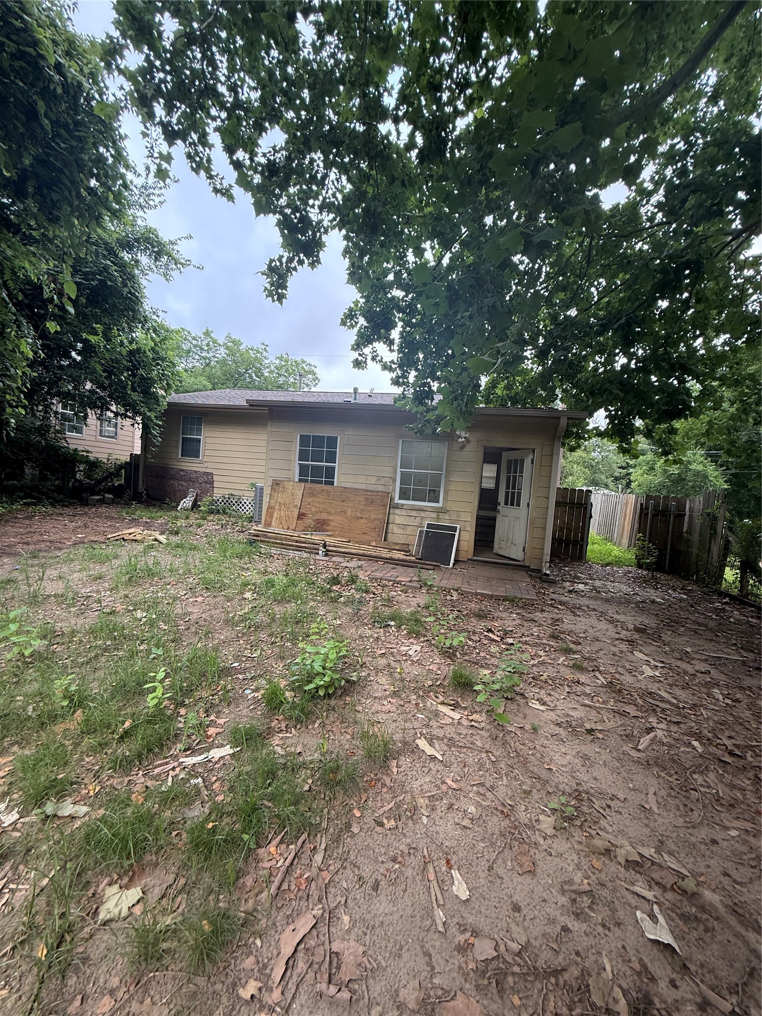 1315 Sycamore Avenue Property Photo 25