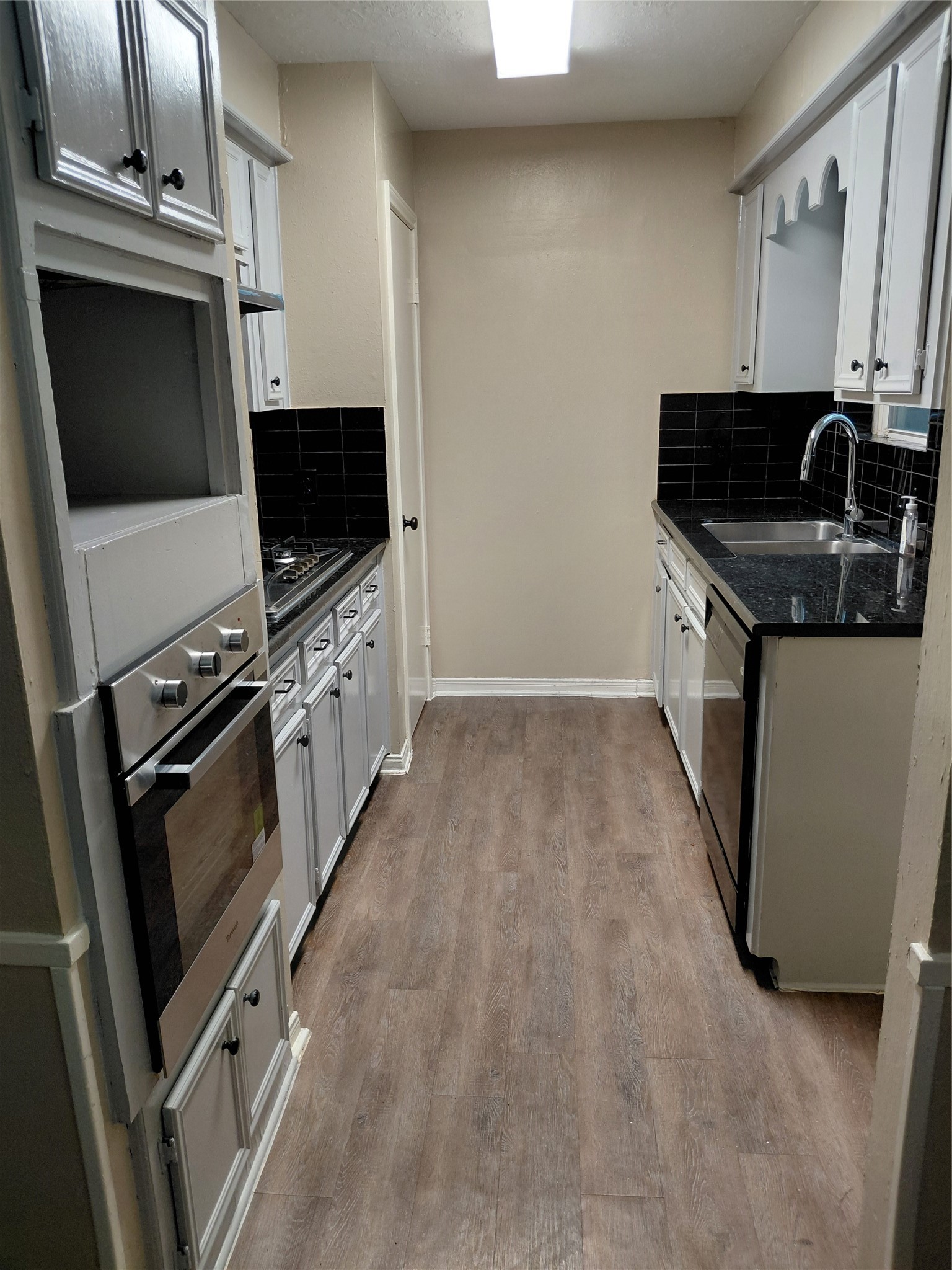 23111 Lone Wolf Trail Property Photo 6