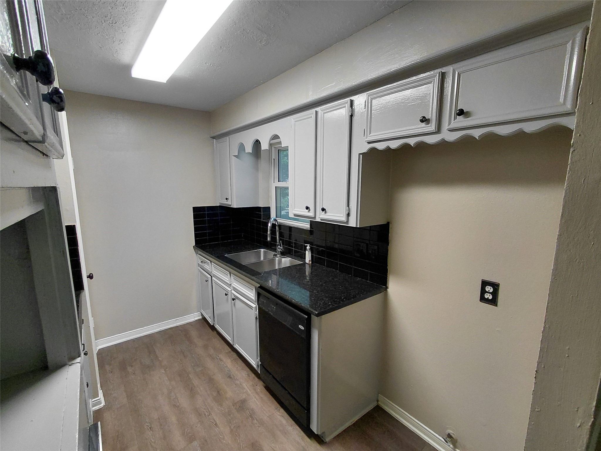 23111 Lone Wolf Trail Property Photo 8