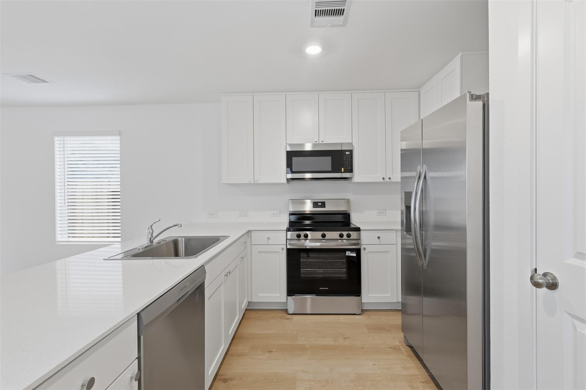 17222 Cymbal Lane Property Photo 4