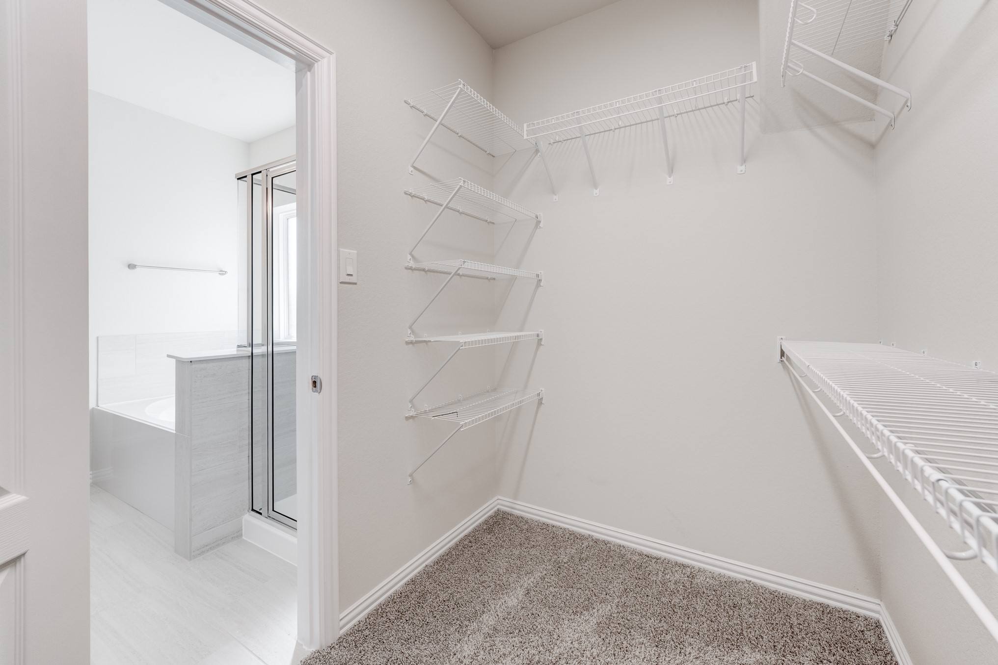 2414 Brich Manor Drive Property Photo 26