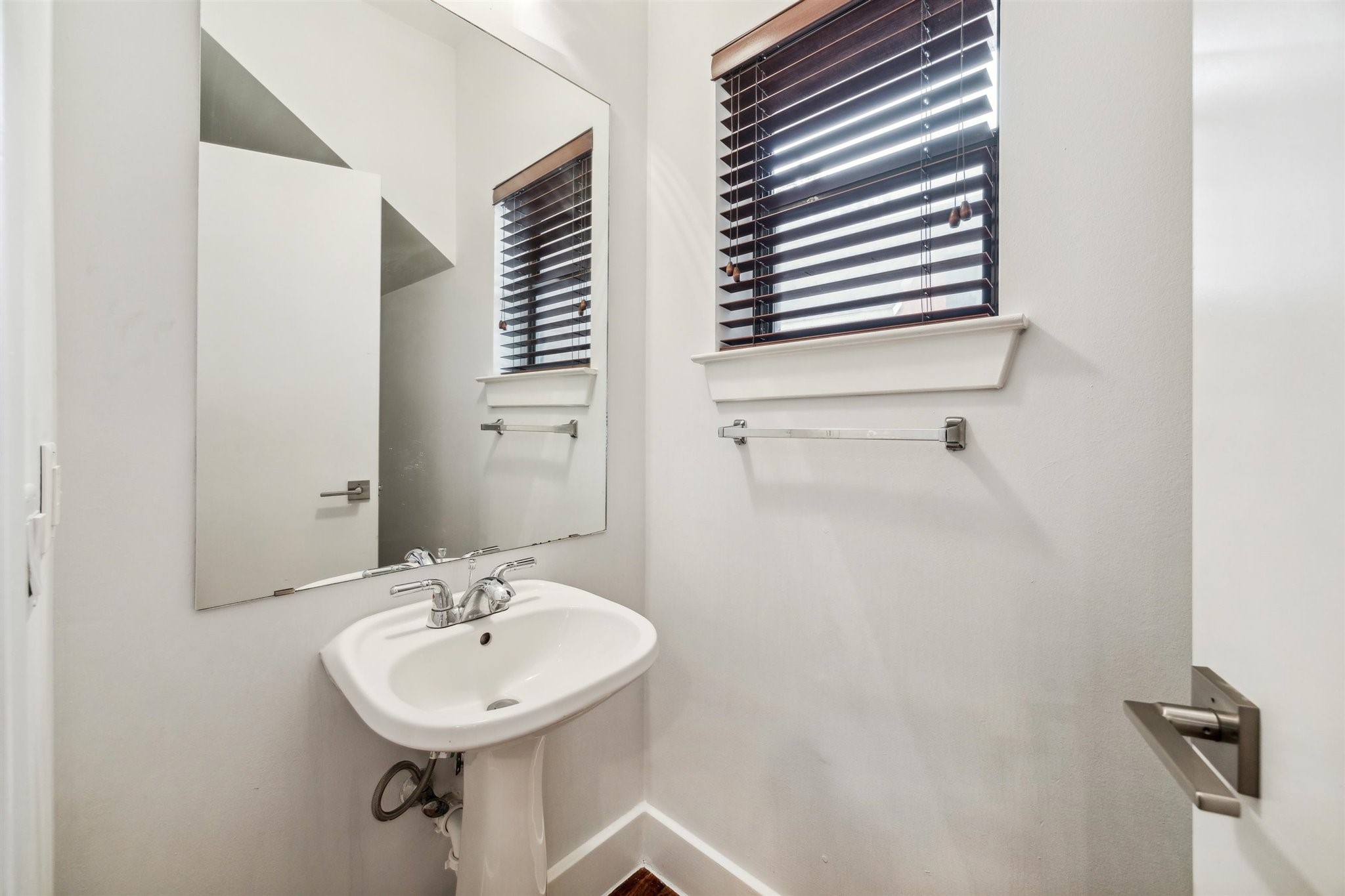 4427 Eigel Street Property Photo 9