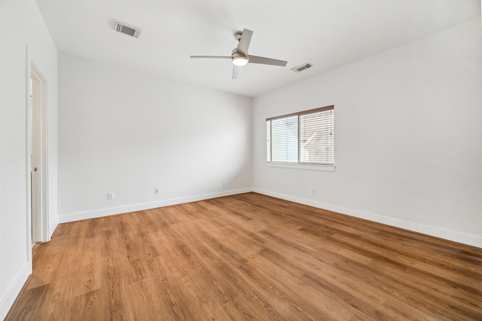 4427 Eigel Street Property Photo 12