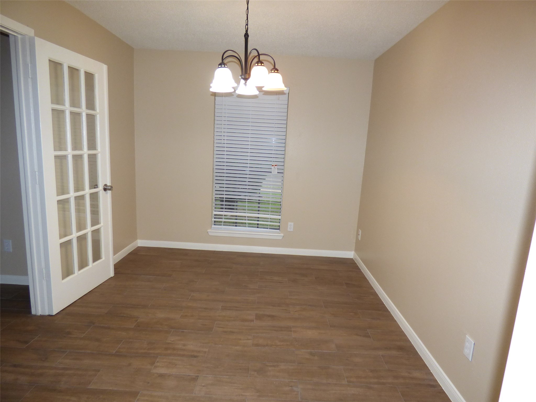 1242 Park Lane Property Photo 2