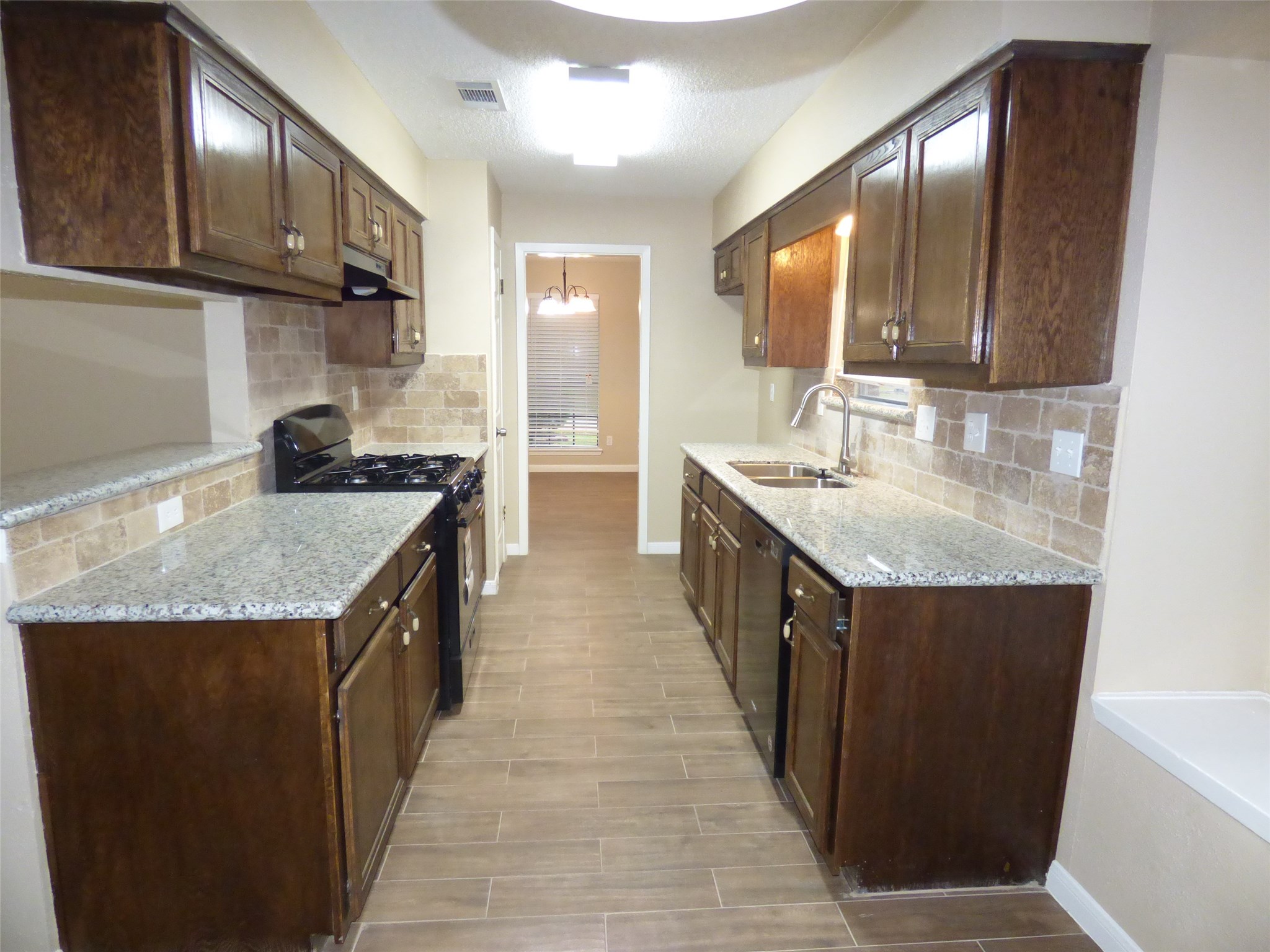 1242 Park Lane Property Photo 3