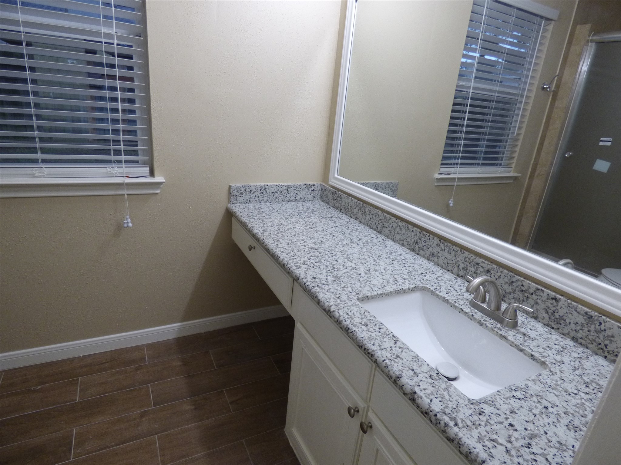 1242 Park Lane Property Photo 7