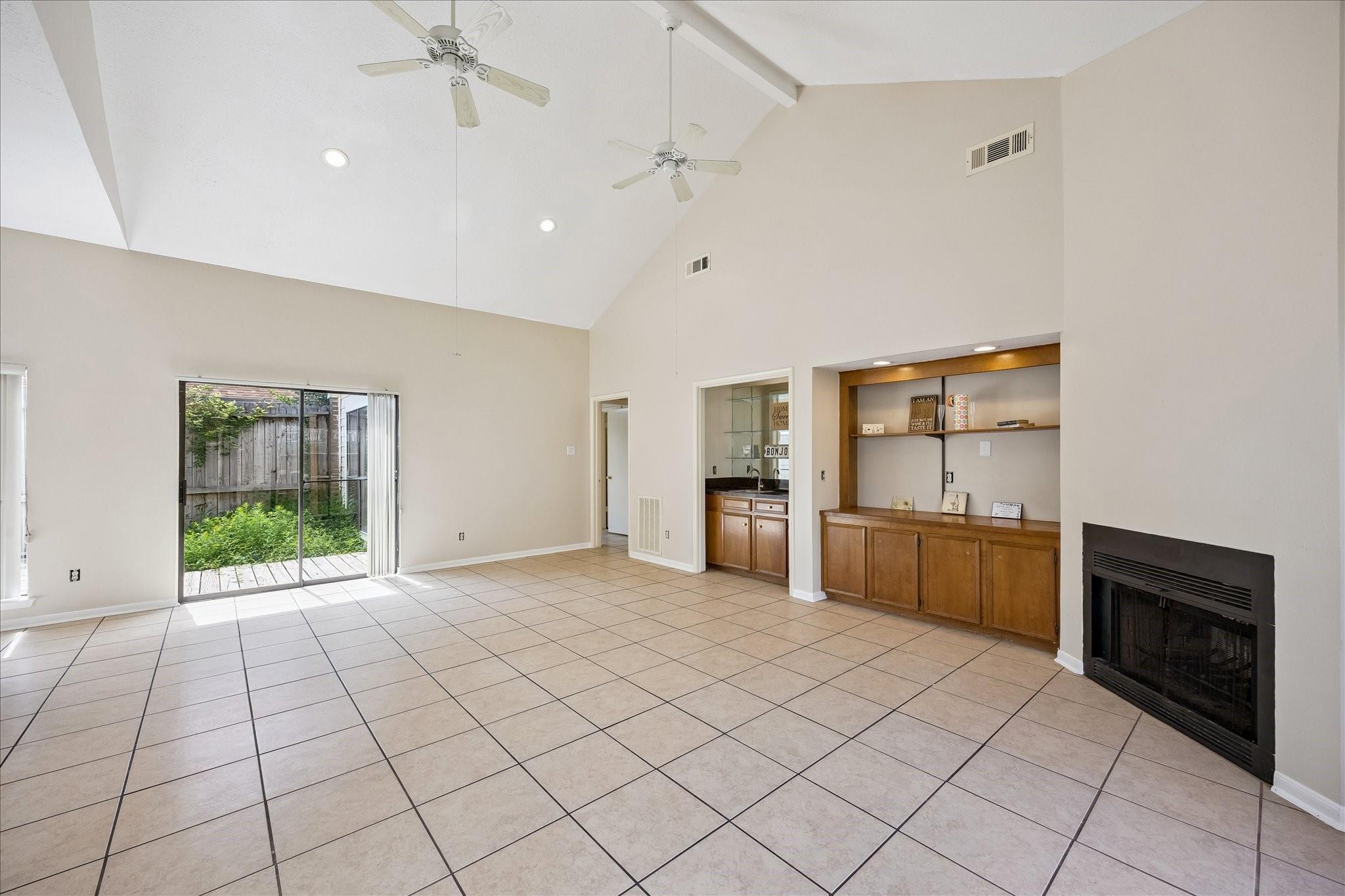 8018 Cobblefield Lane Property Photo 4