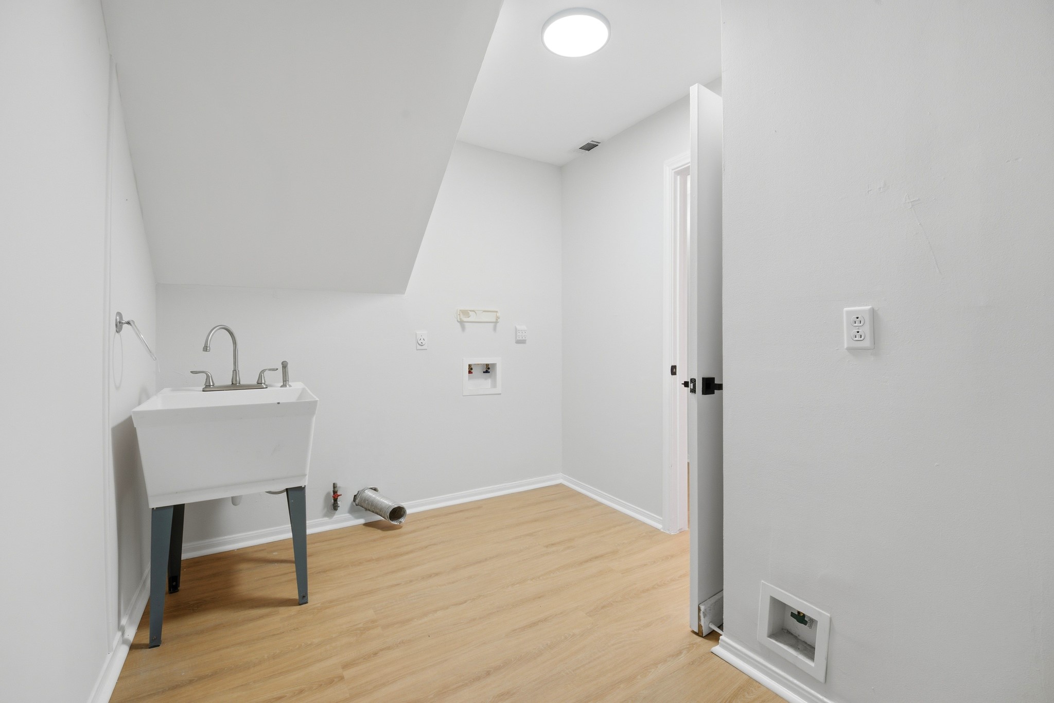 16155 Hexham Drive Property Photo 9