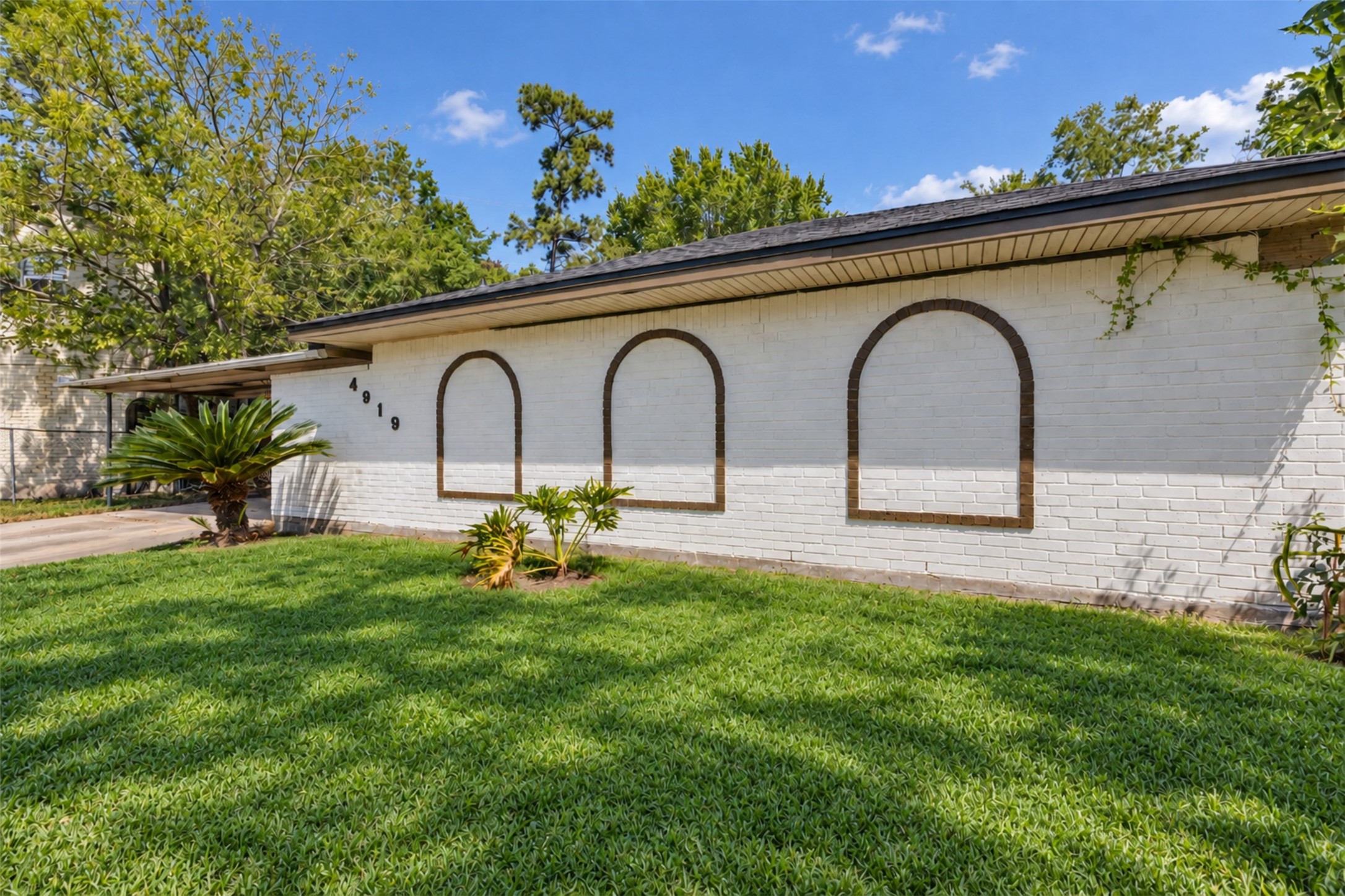 4919 Connorvale Road Property Photo 5