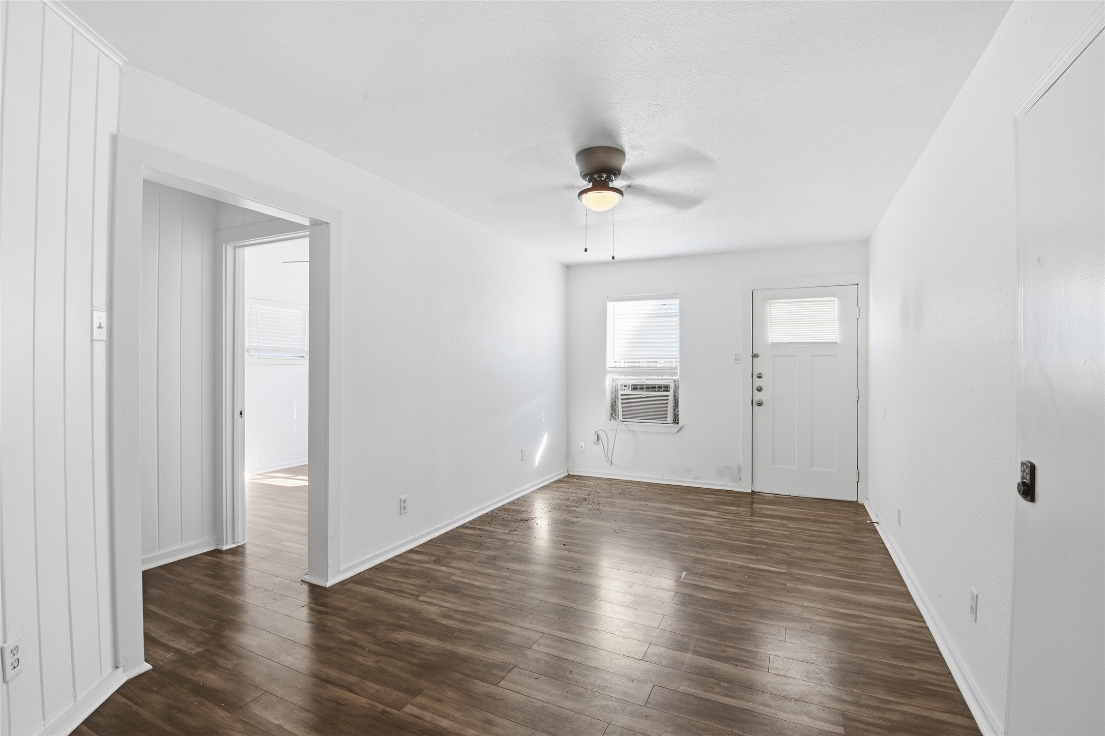 5010 Ennis S Street 2 Property Photo 3