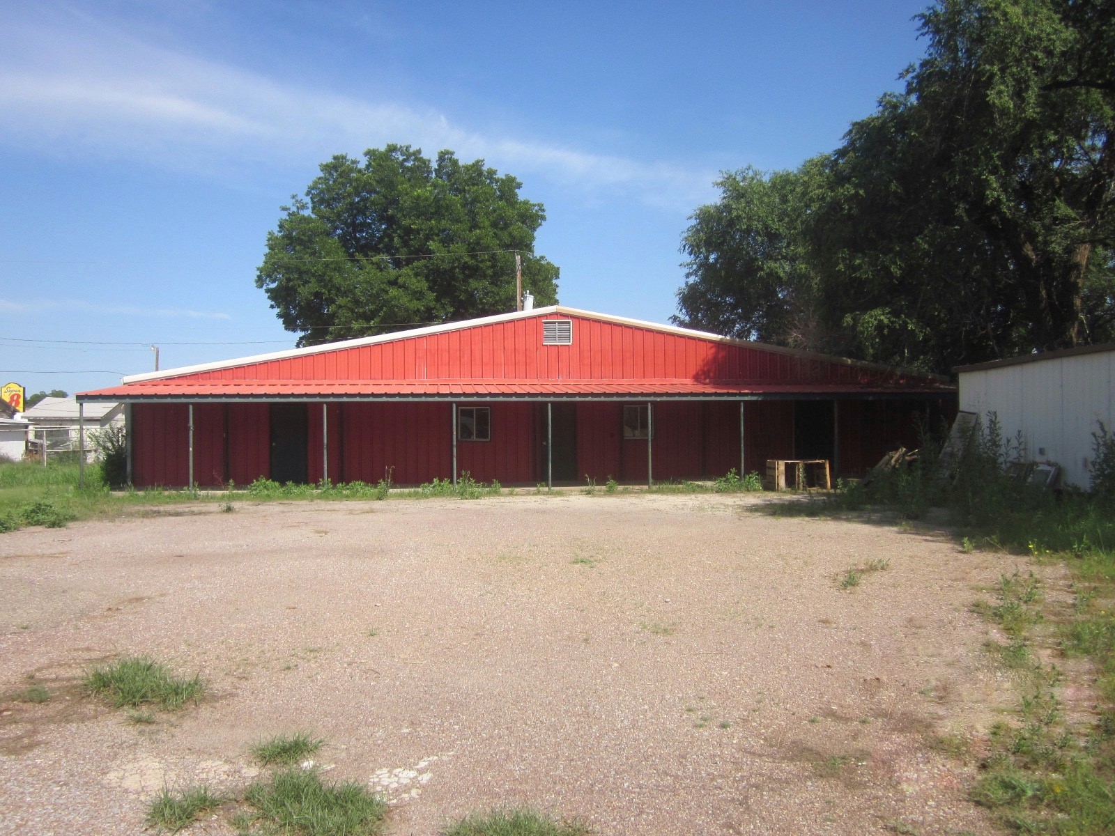 300 F Ne Property Photo 3