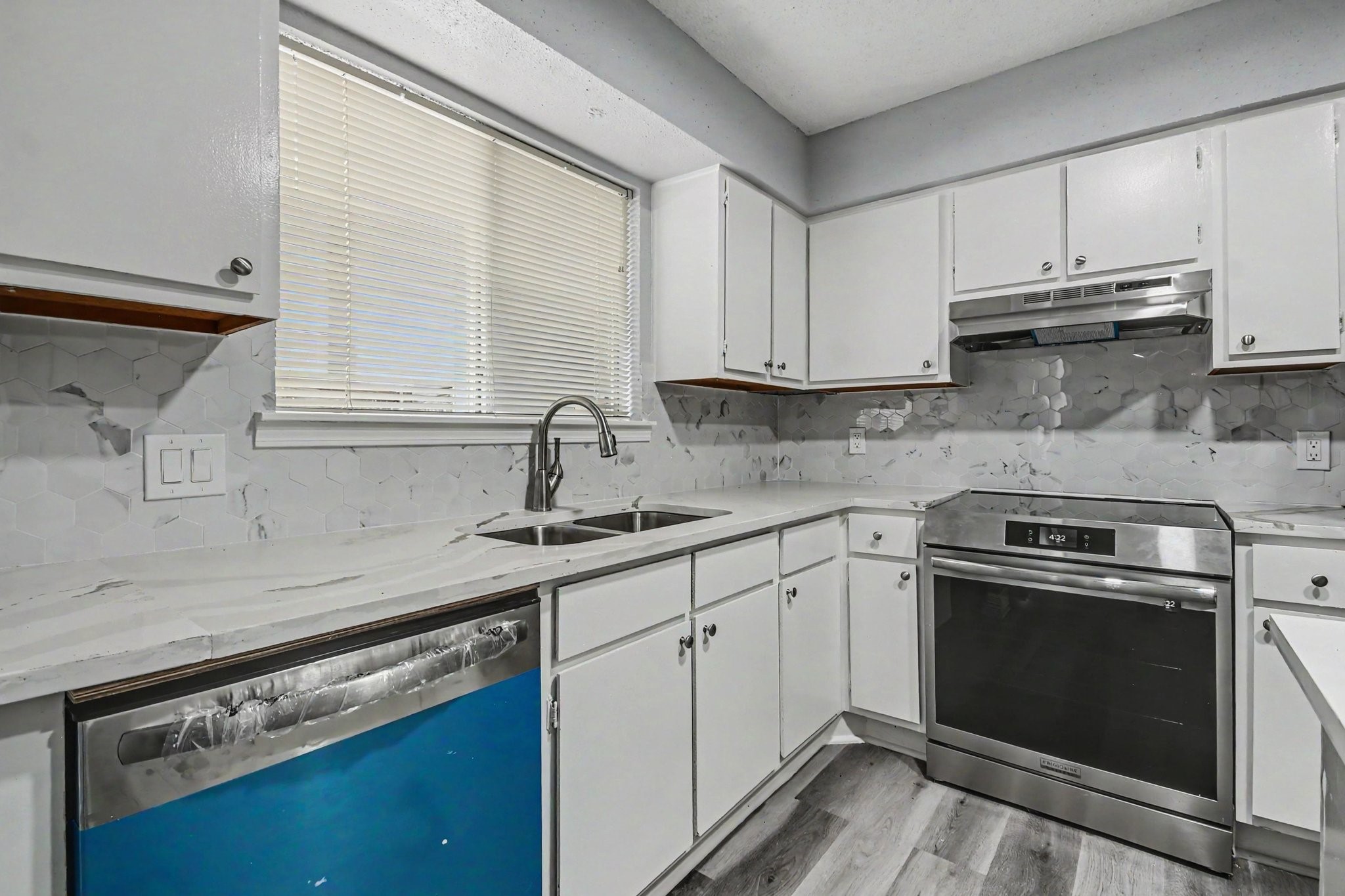 3919 Fairmont Parkway 113 Property Photo 10