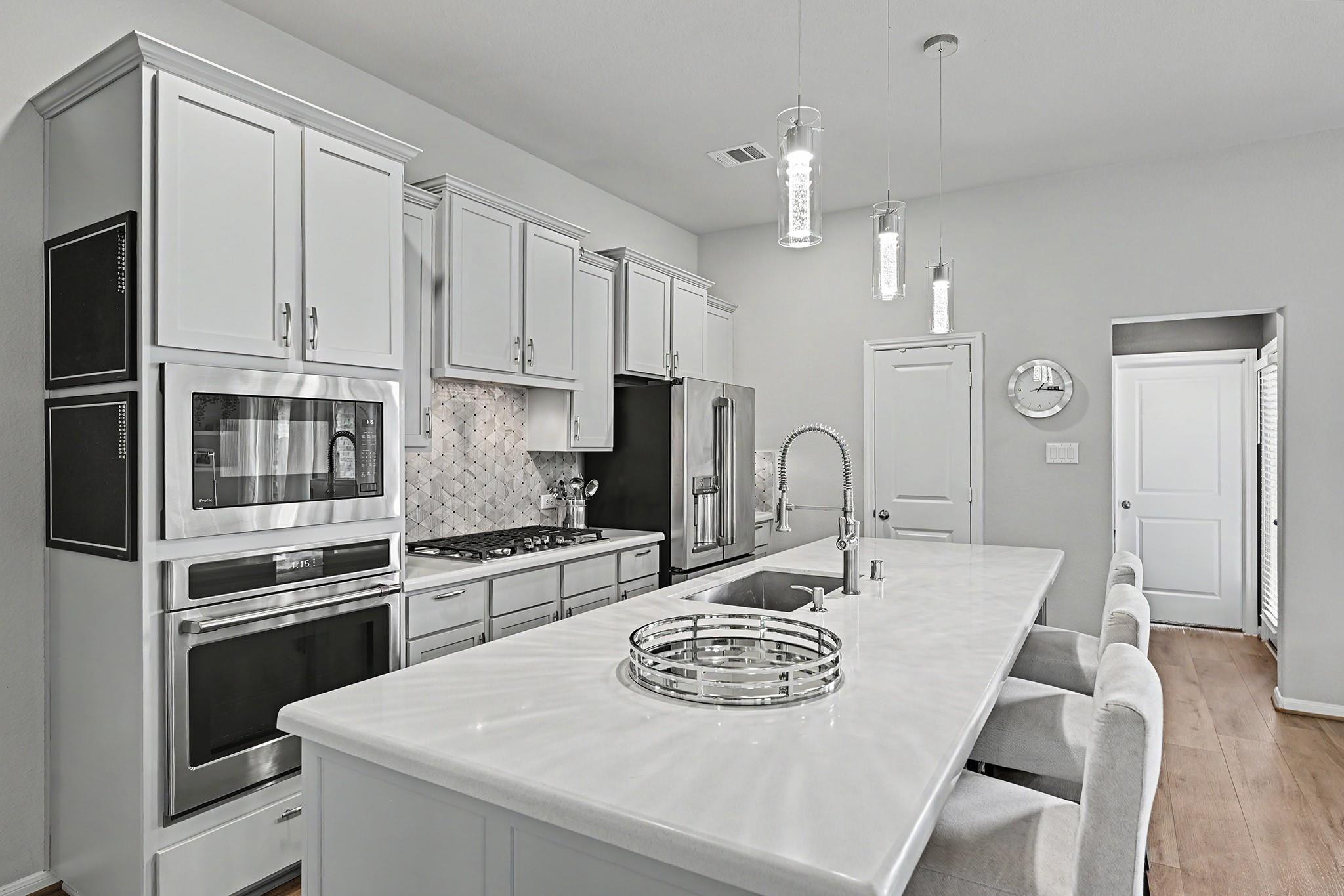 2735 Broad Reach Road Property Photo 11