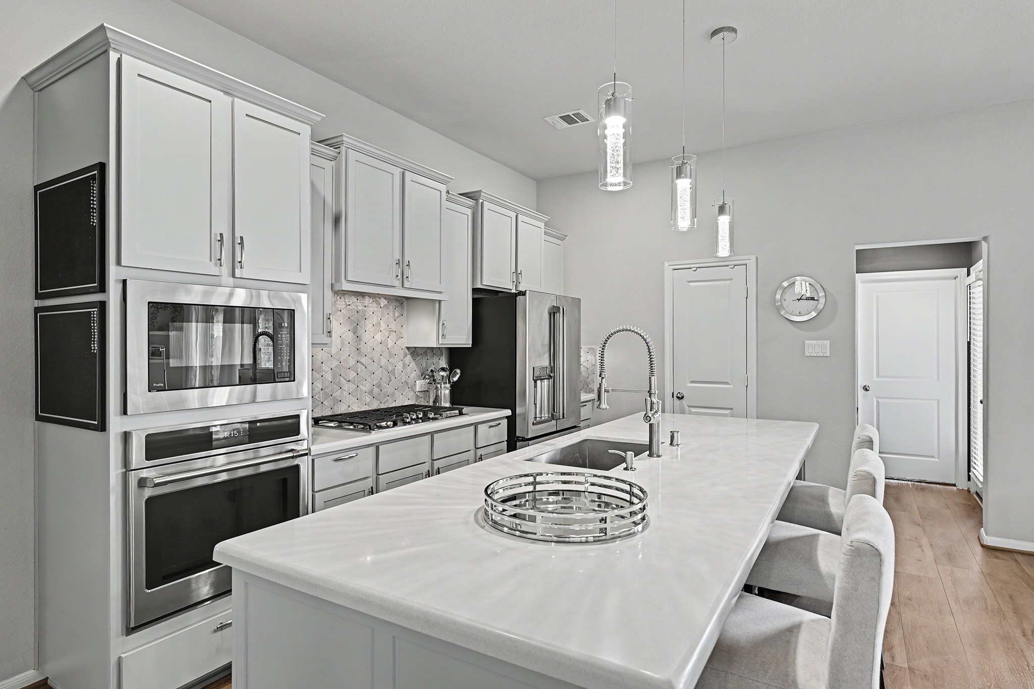 2735 Broad Reach Road Property Photo 12