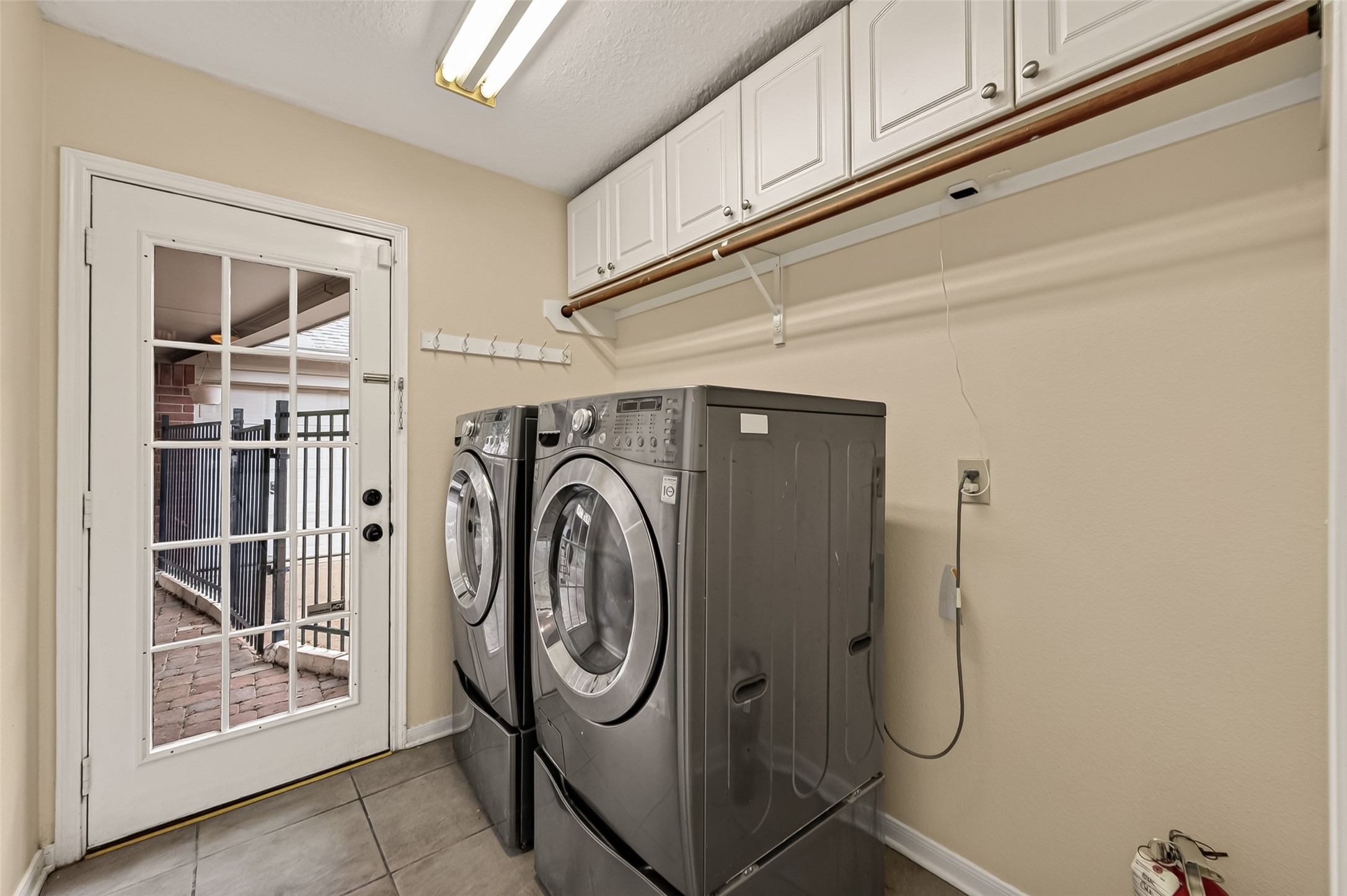 3414 Cobblestone Creek Way Property Photo 26