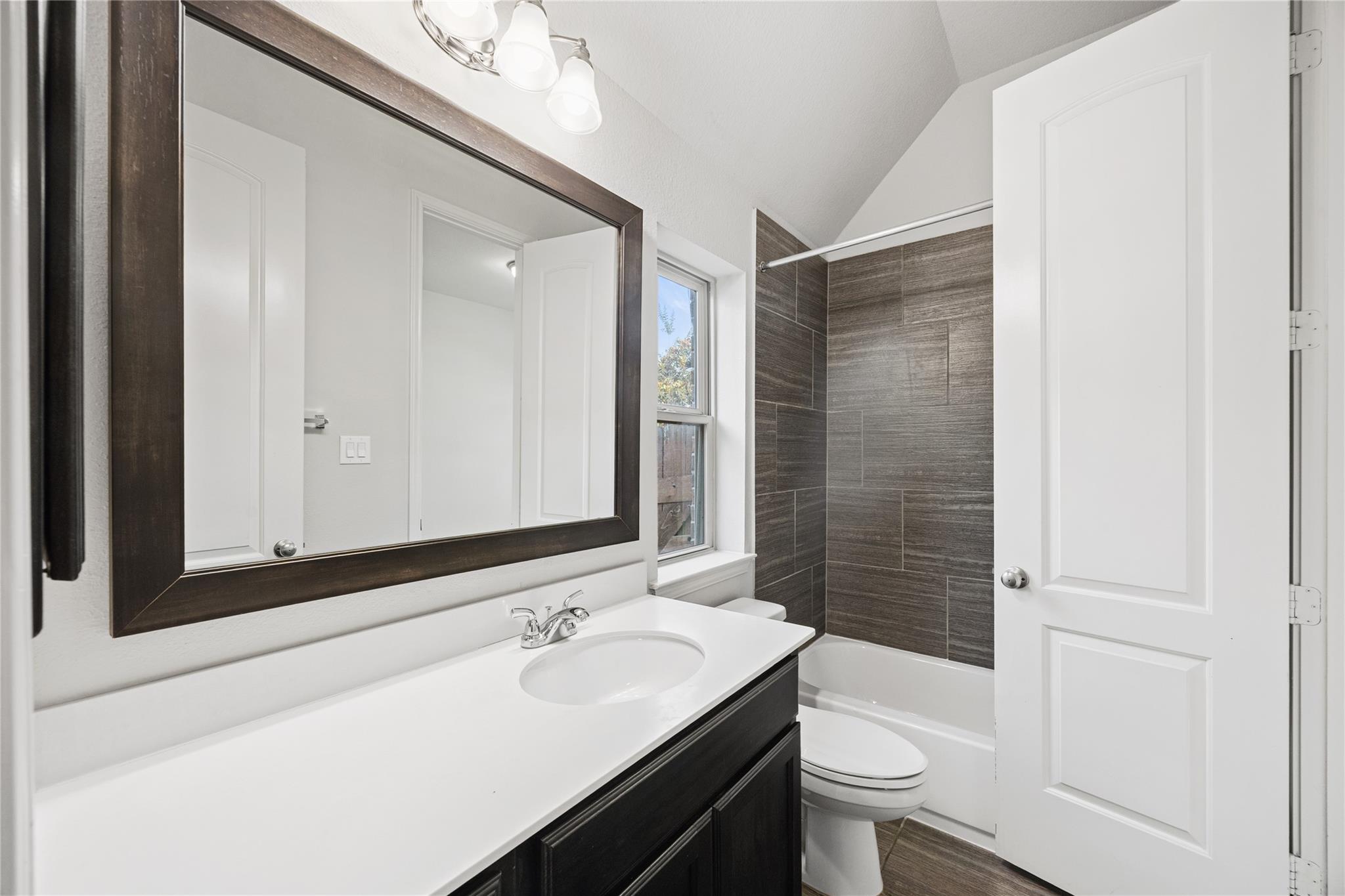 3920 Pinecrest Peak Drive, Spring Tx 77386 Property Photo 13