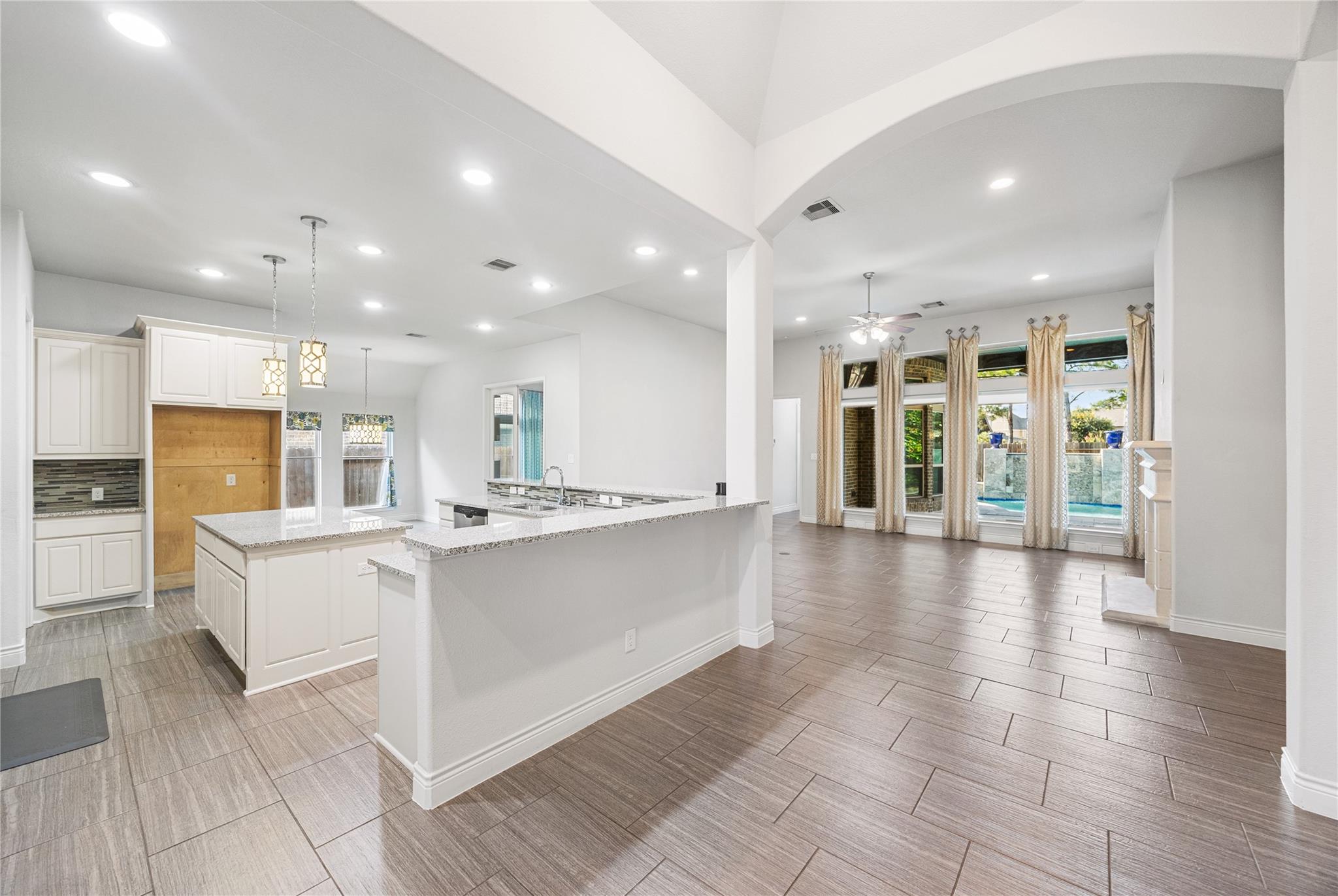3920 Pinecrest Peak Drive, Spring Tx 77386 Property Photo 17
