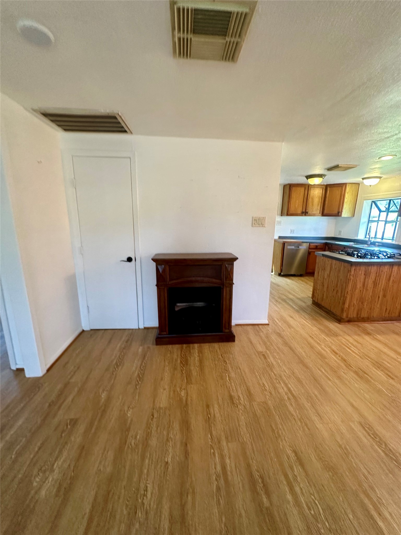 124 7th Street Property Photo 4