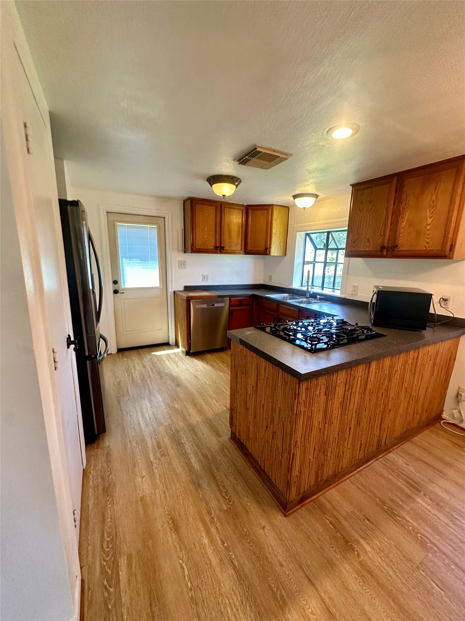 124 7th Street Property Photo 5