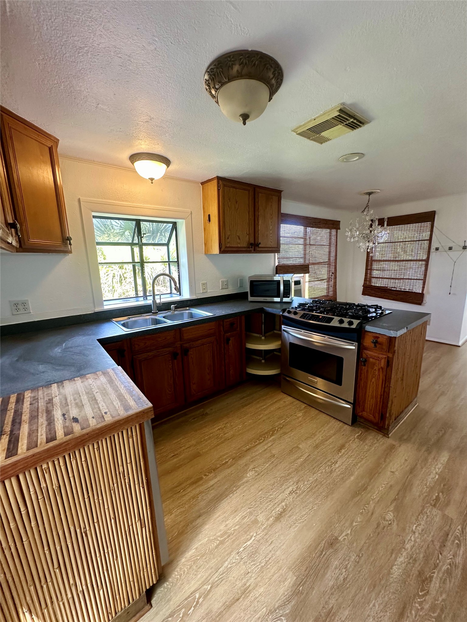 124 7th Street Property Photo 6