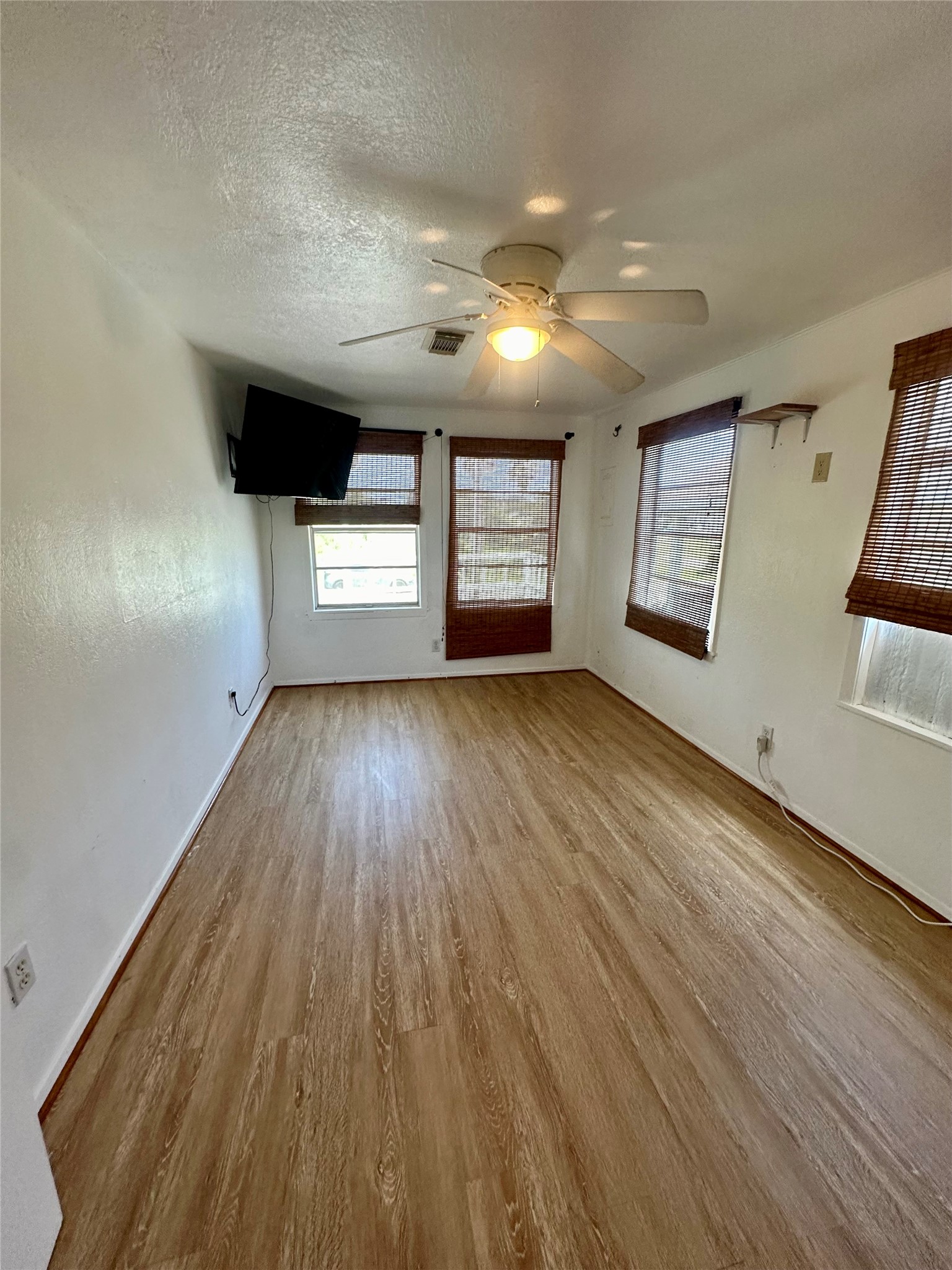 124 7th Street Property Photo 9
