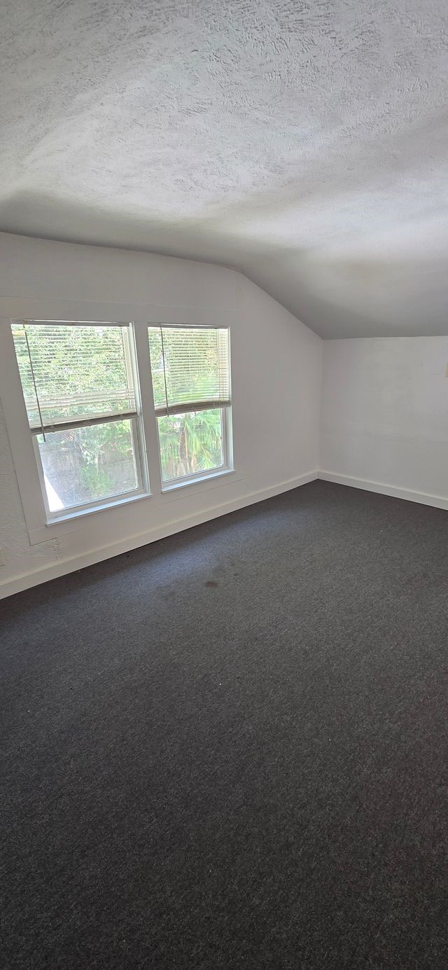 417 E Jack Street Property Photo 21