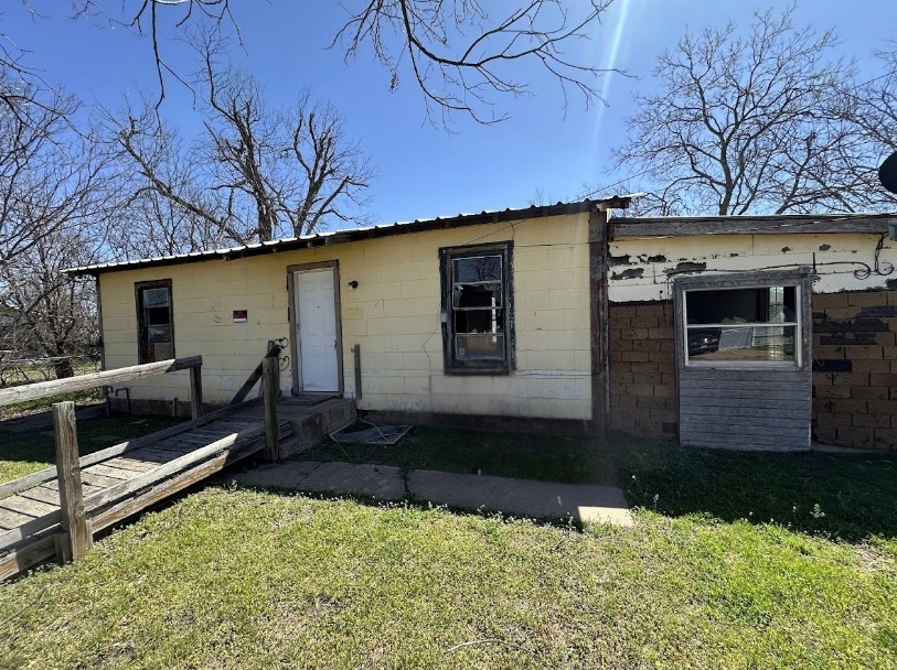 409 W 4th Street Property Photo 1