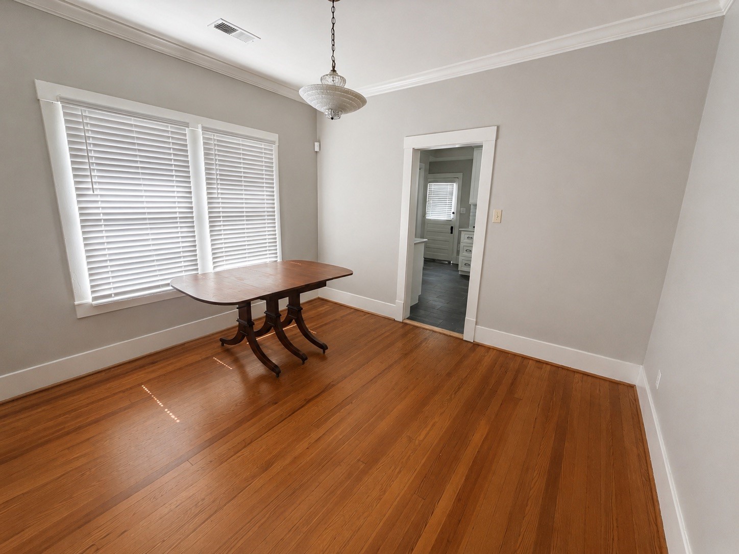205 E 24th Street Property Photo 9