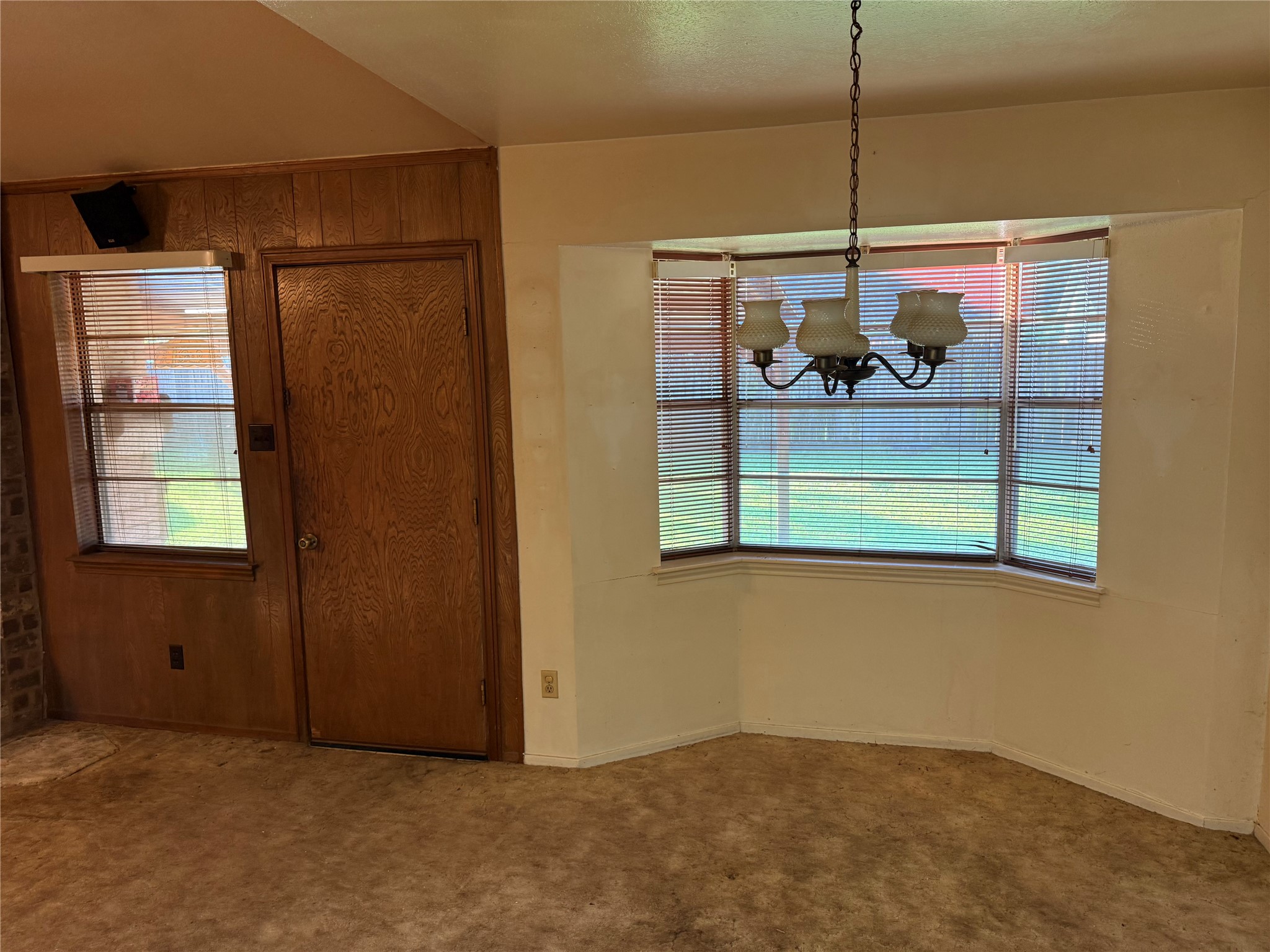 13715 Brightfield Drive Property Photo 3