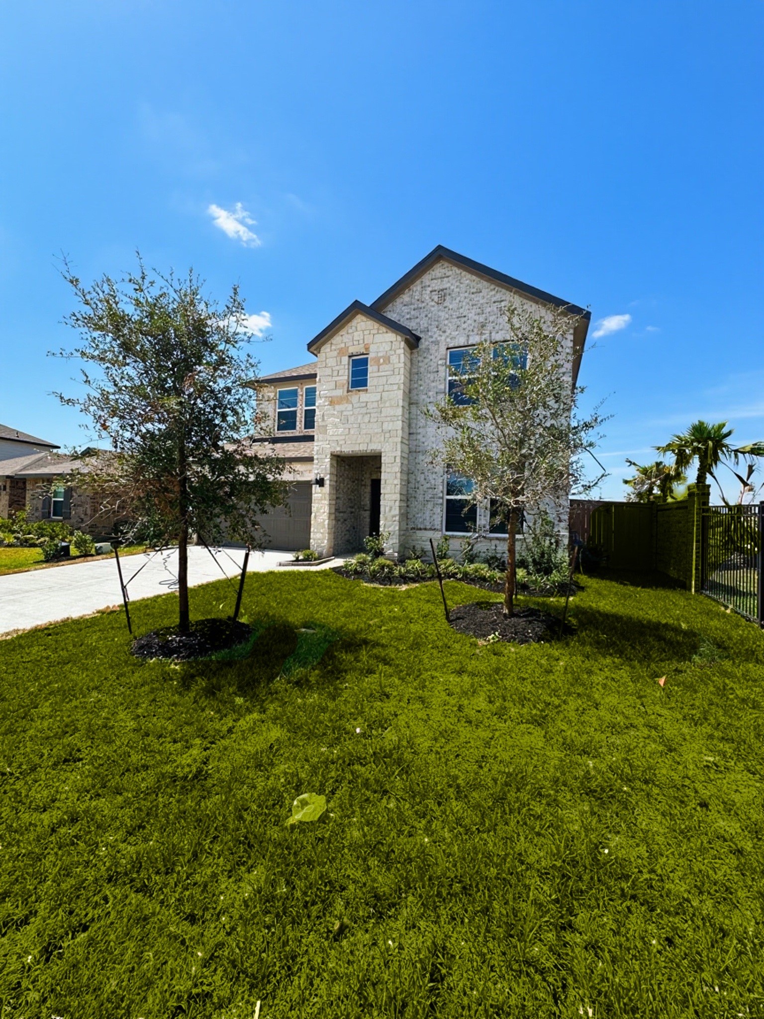 13902 Bay Crest Drive Property Photo 3