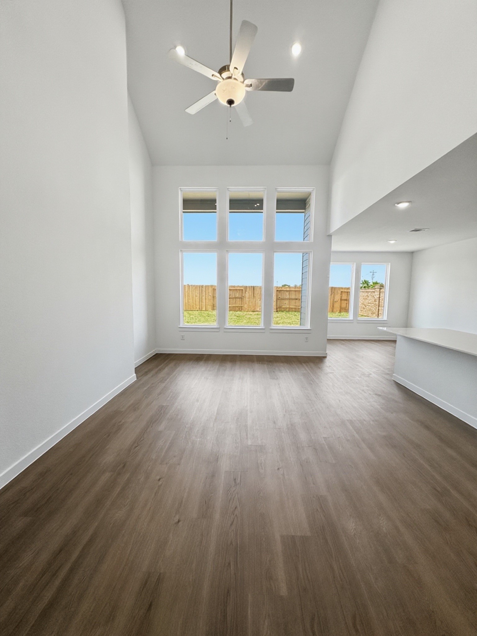 13902 Bay Crest Drive Property Photo 7