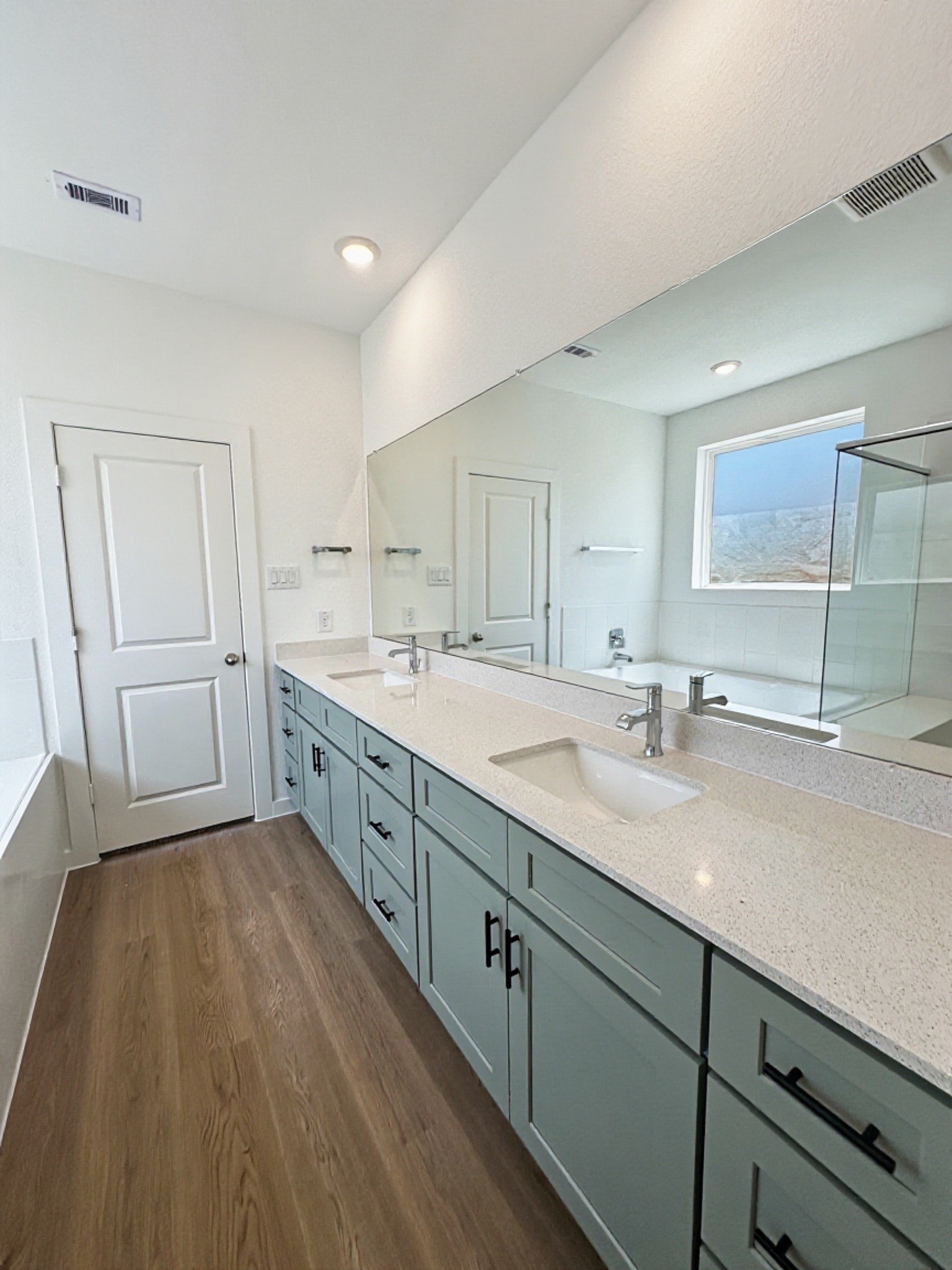13902 Bay Crest Drive Property Photo 21