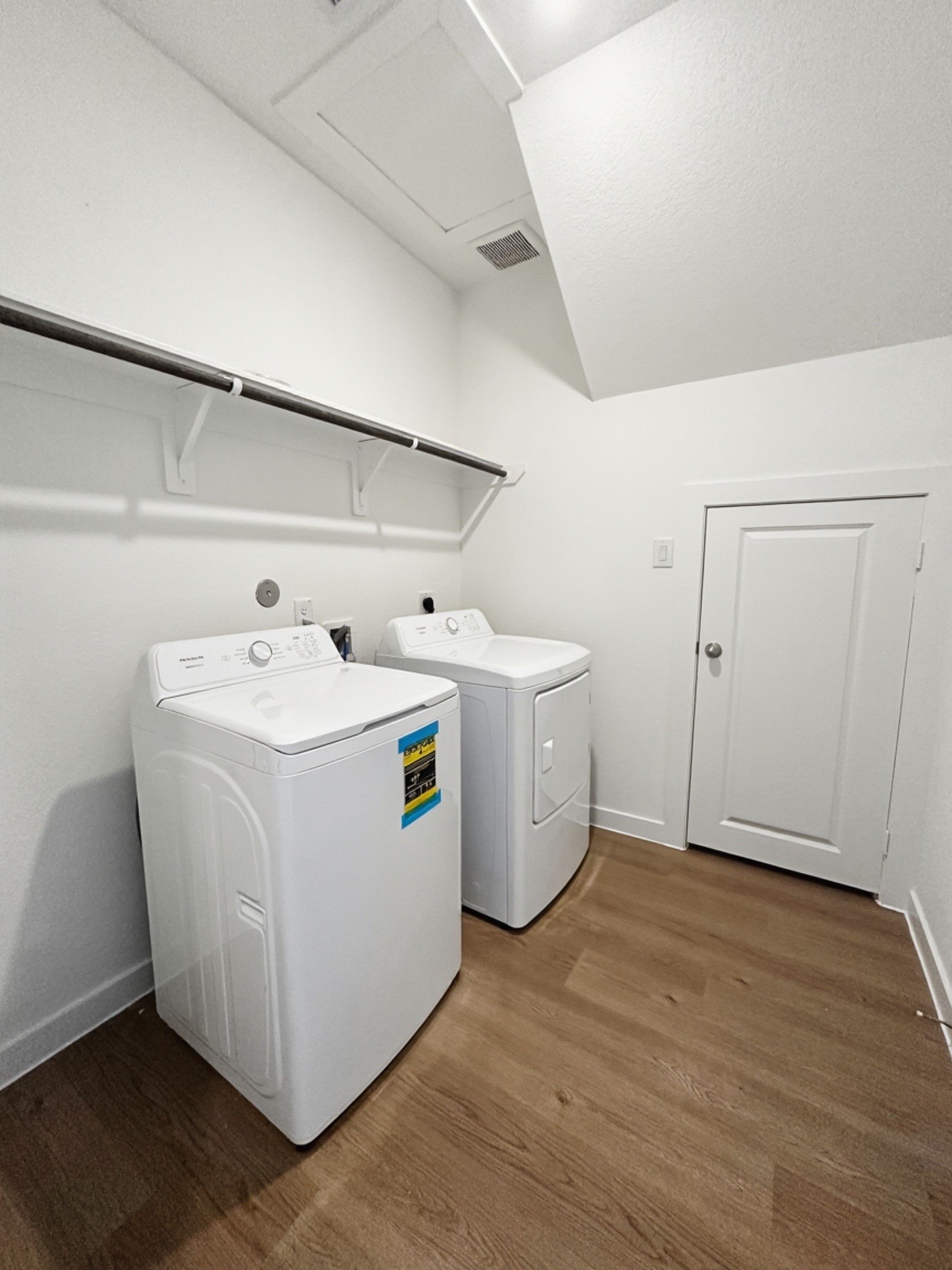 13902 Bay Crest Drive Property Photo 40