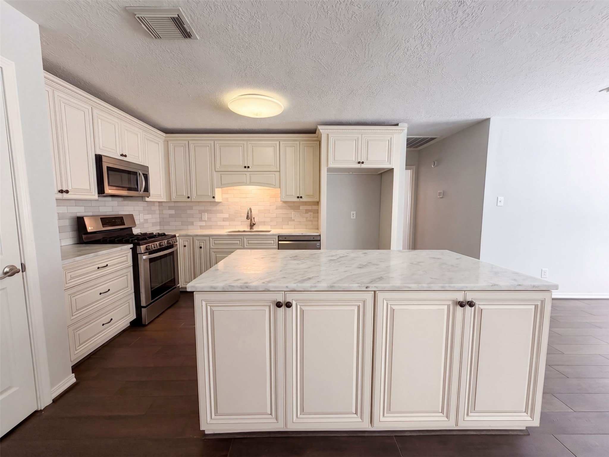 21886 Pinewilde Court Property Photo 2