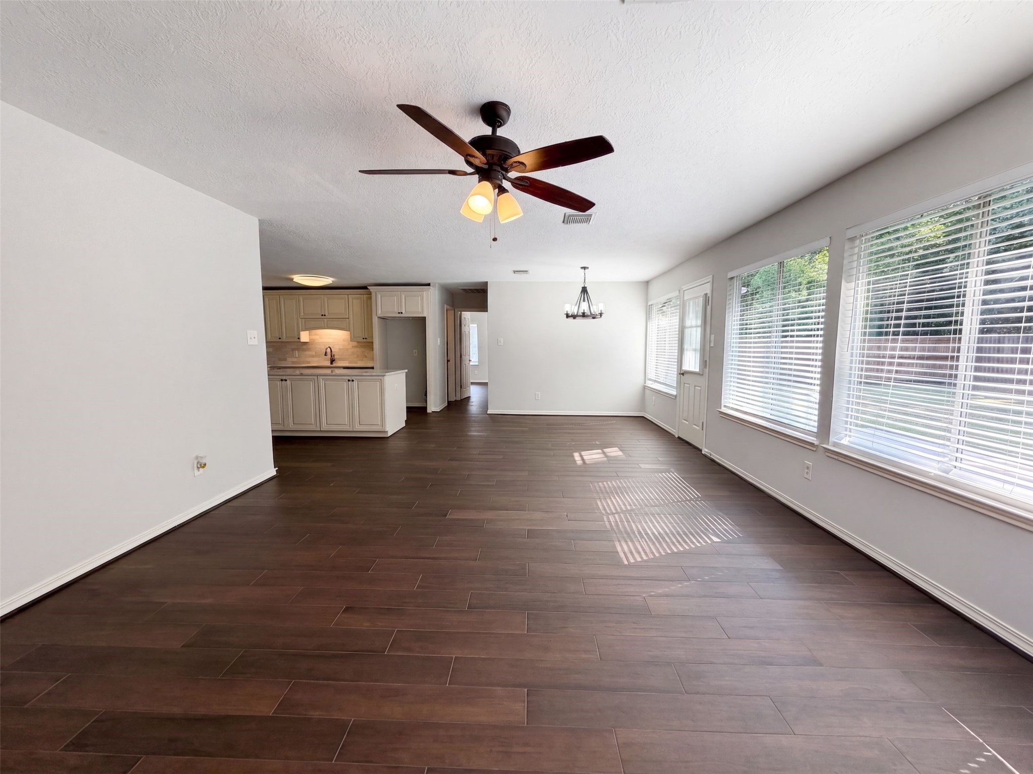 21886 Pinewilde Court Property Photo 3