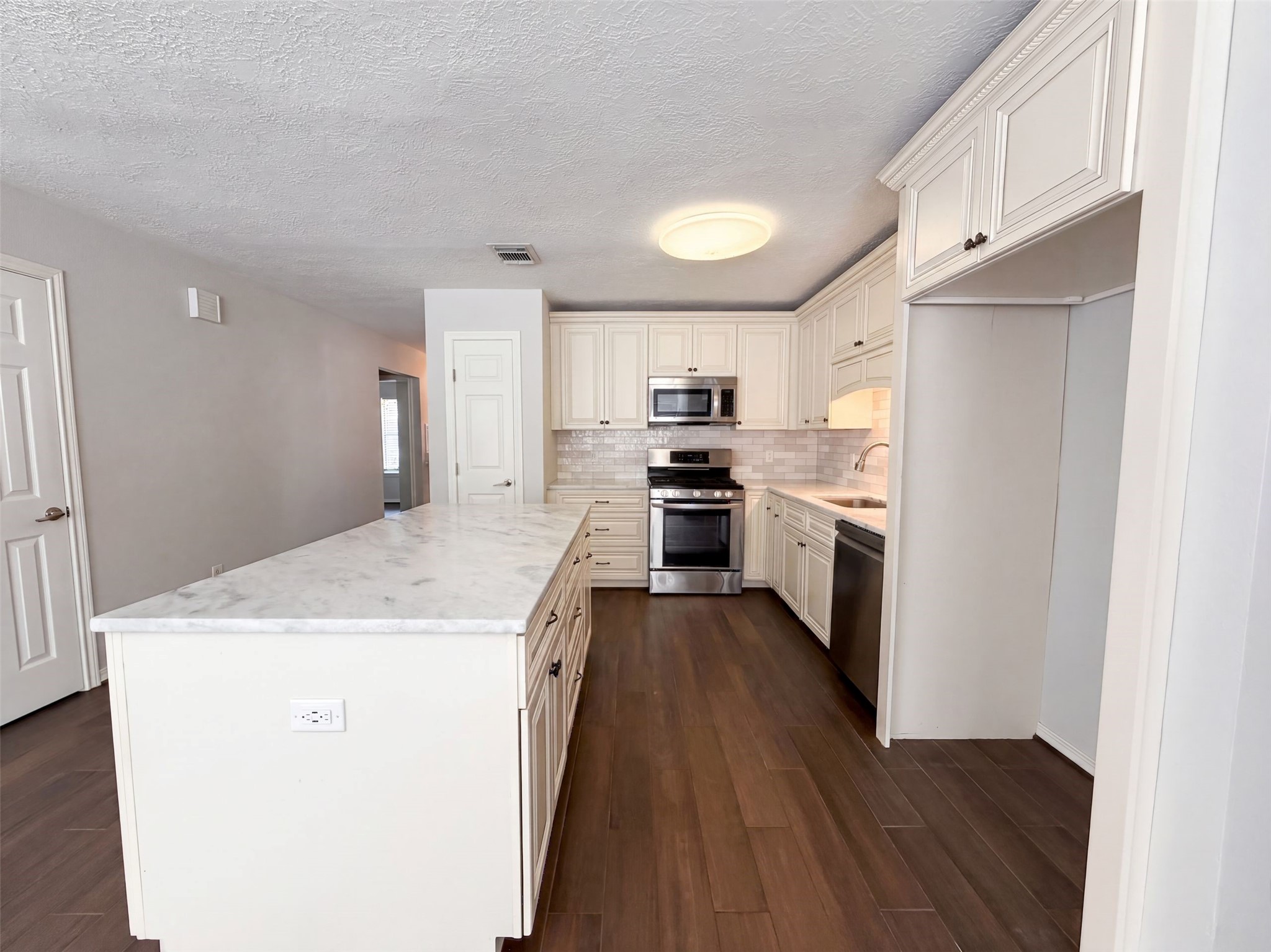 21886 Pinewilde Court Property Photo 14