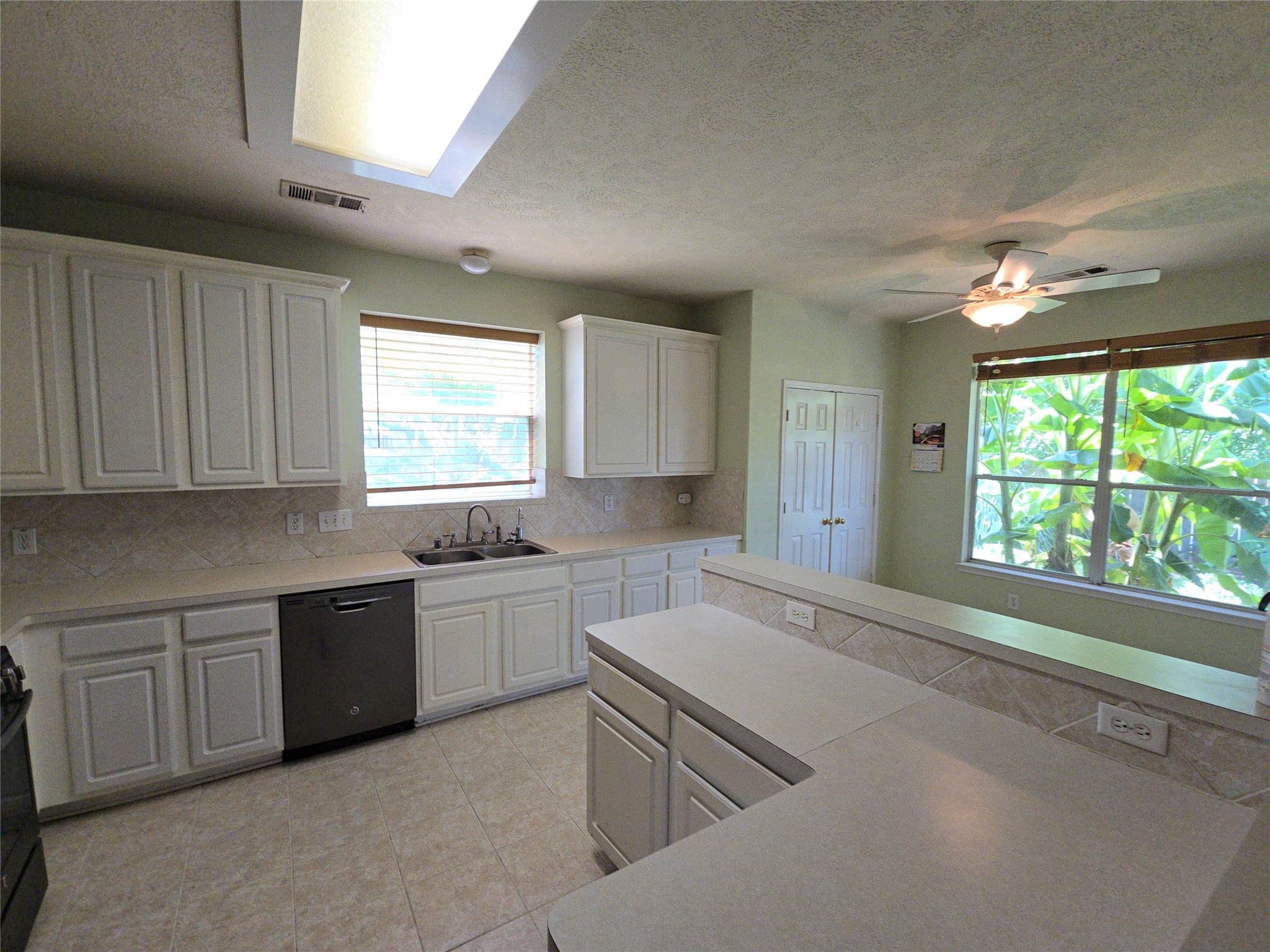 1627 Park Harbor Estates Drive Property Photo 2