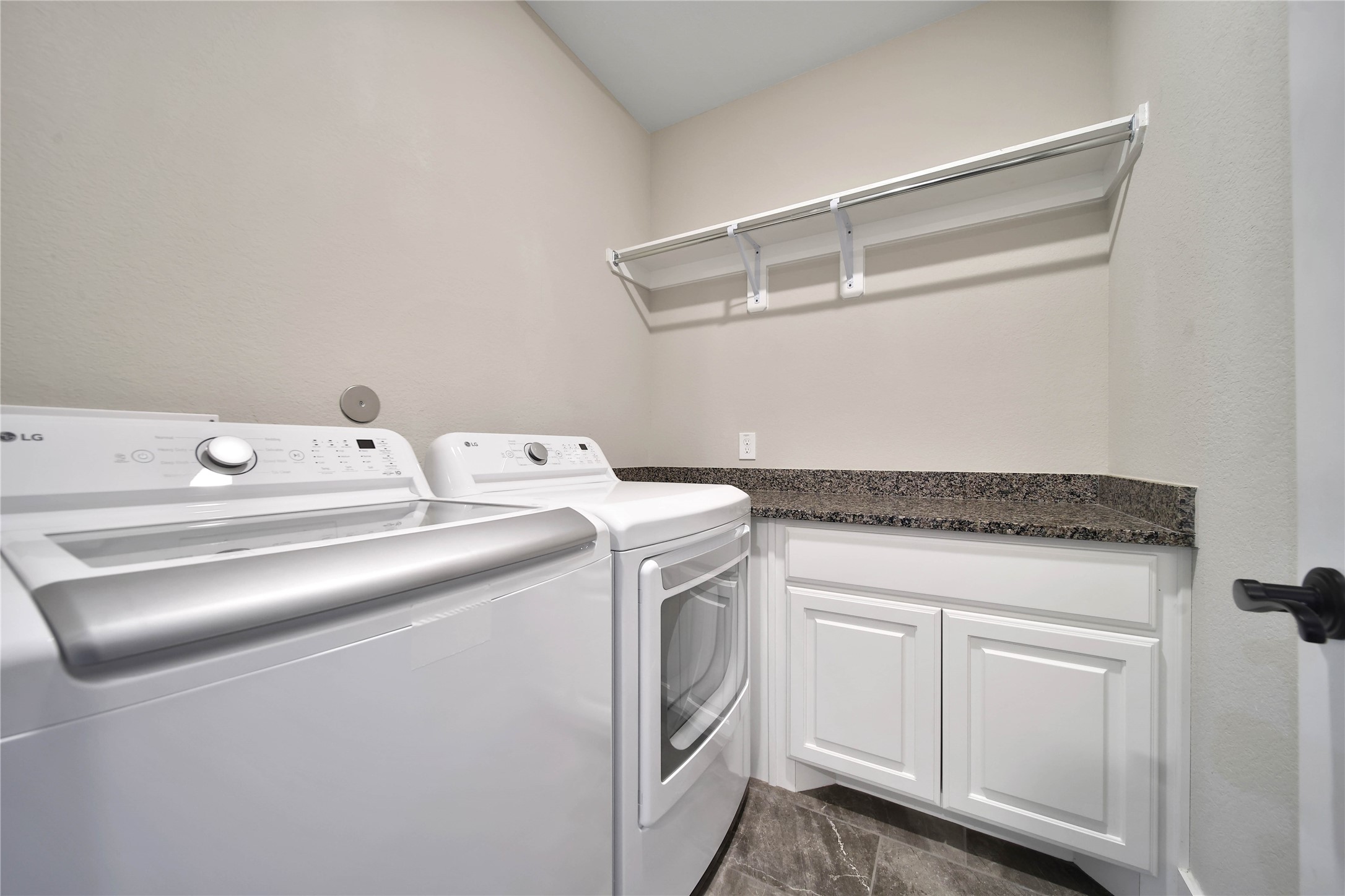305 Mallory Court Property Photo 27