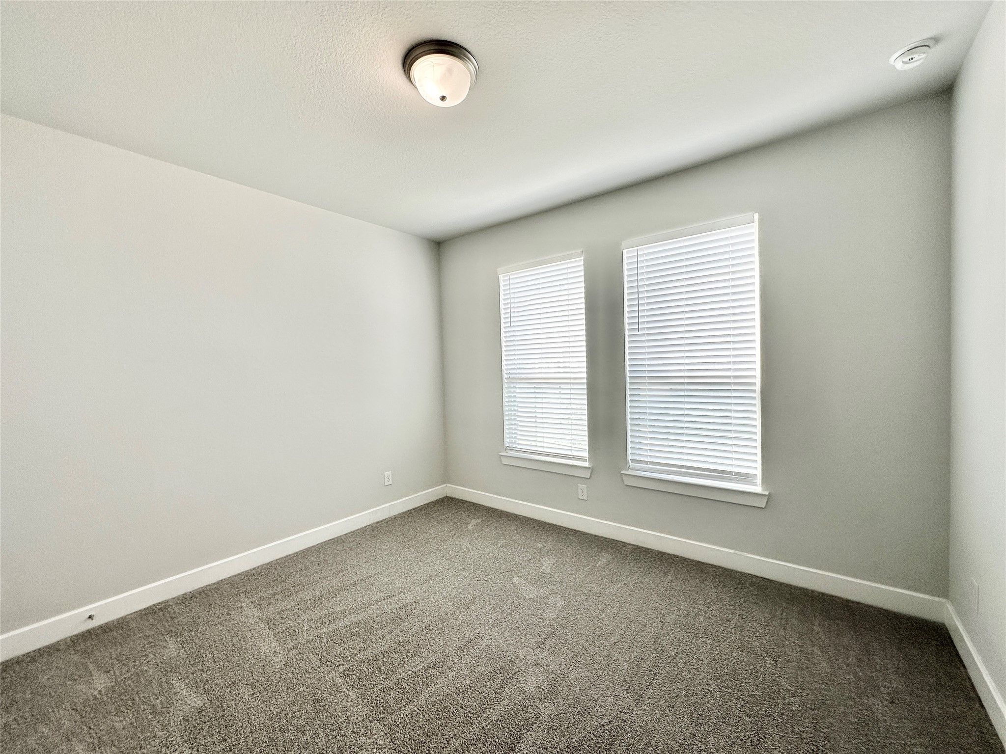 9218 Rocking Plain Lane Property Photo 4