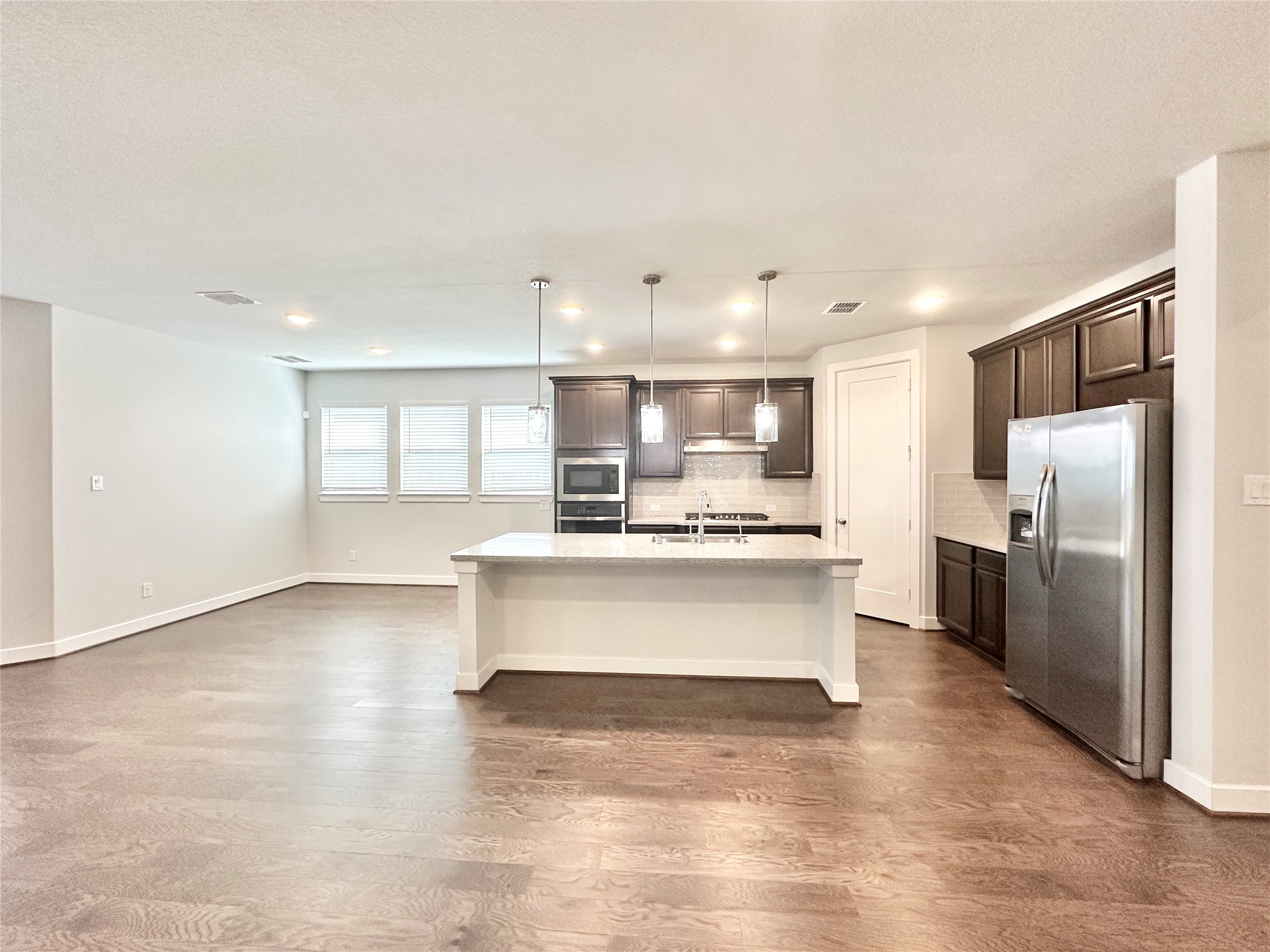 9218 Rocking Plain Lane Property Photo 11