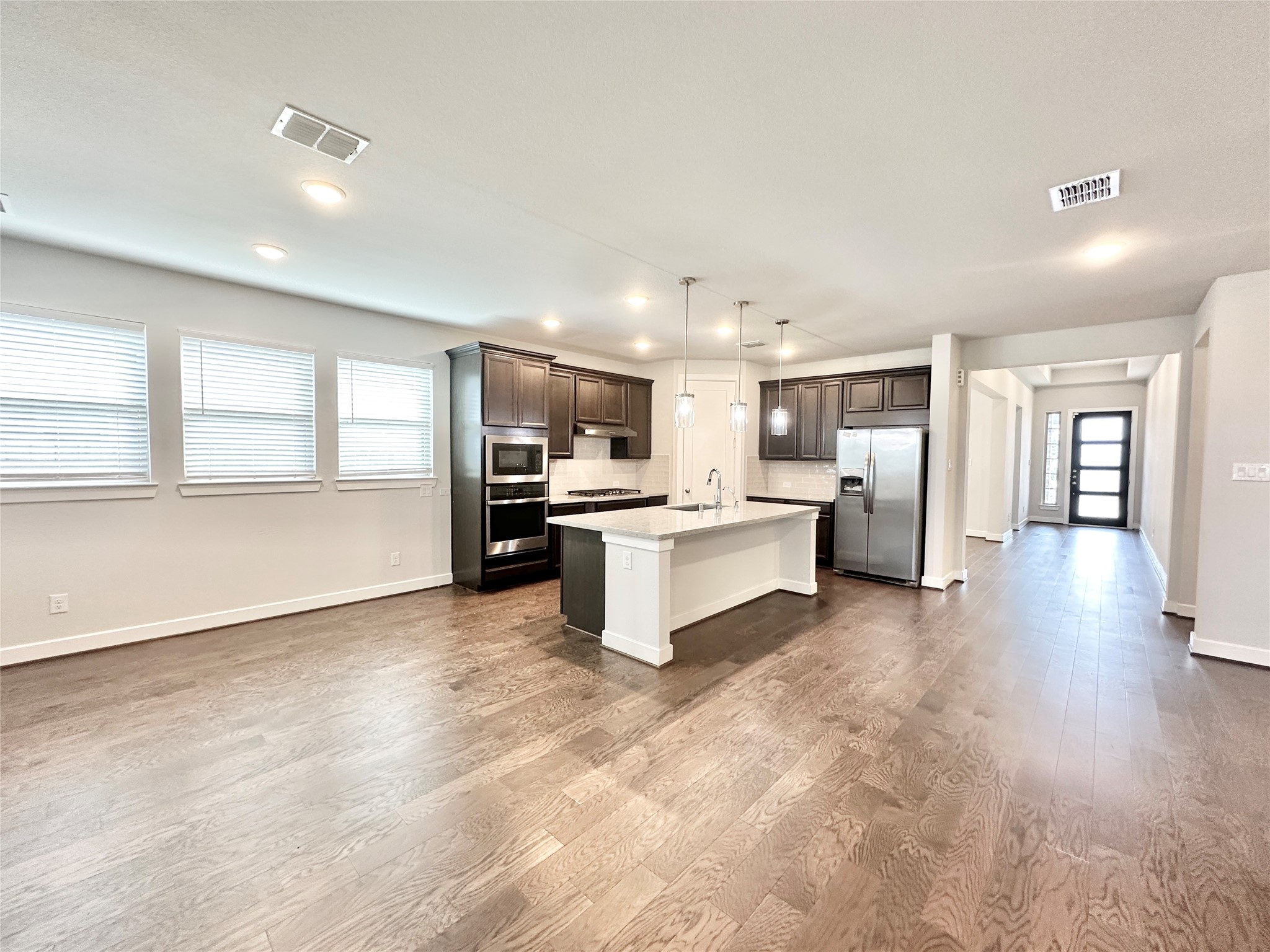 9218 Rocking Plain Lane Property Photo 12