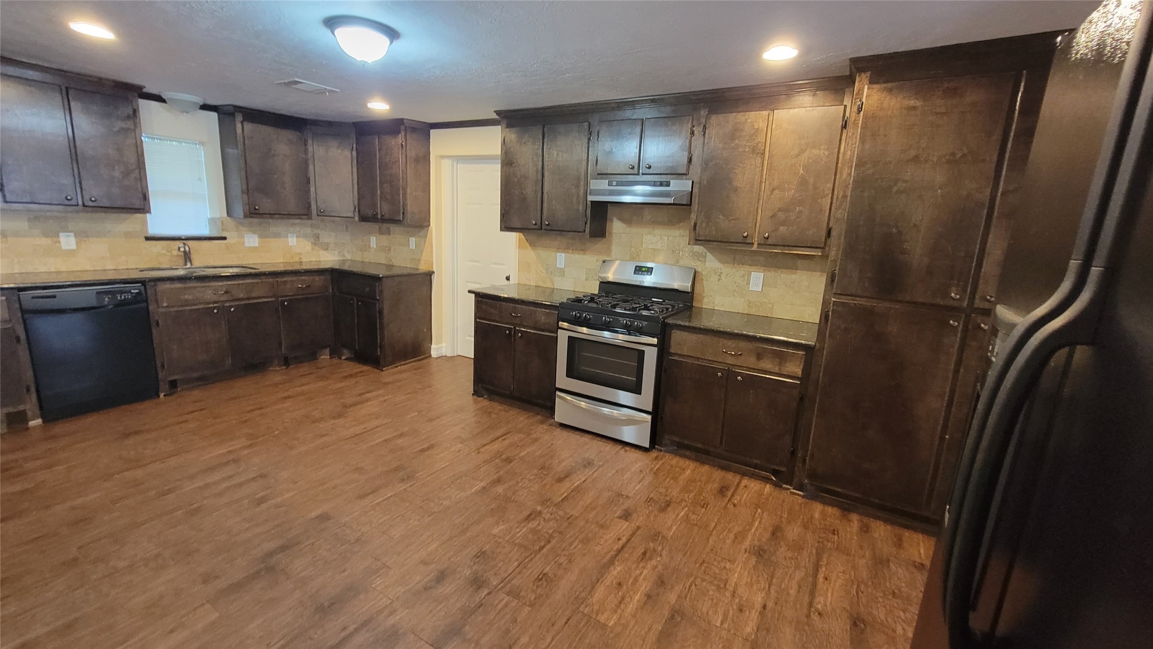 3 Lovers Lane 1409 Property Photo 16